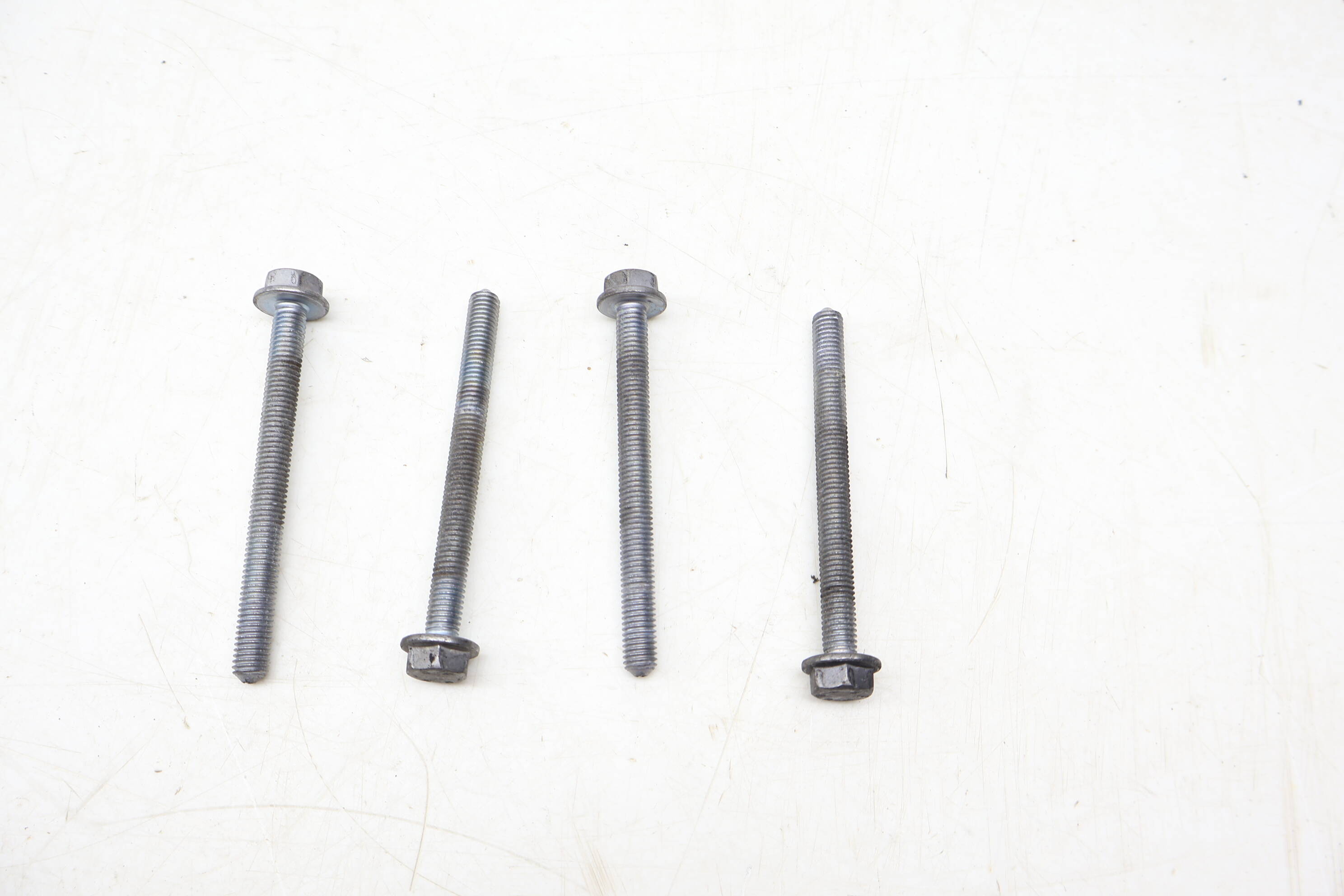M8x90 Screw / Bolt Set (4) N10610001