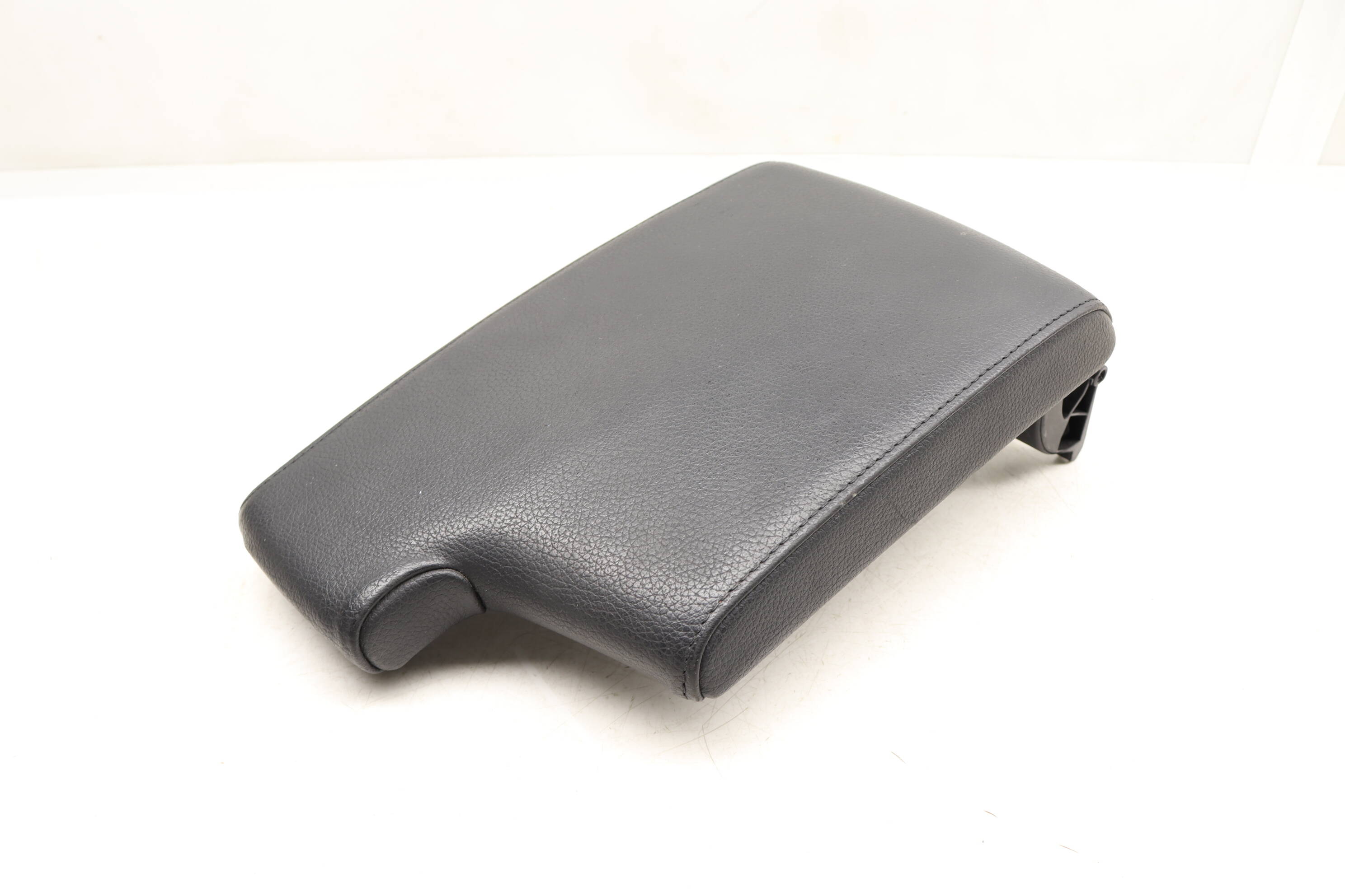 Center&#x20;Arm&#x20;Rest&#x20;51169133812