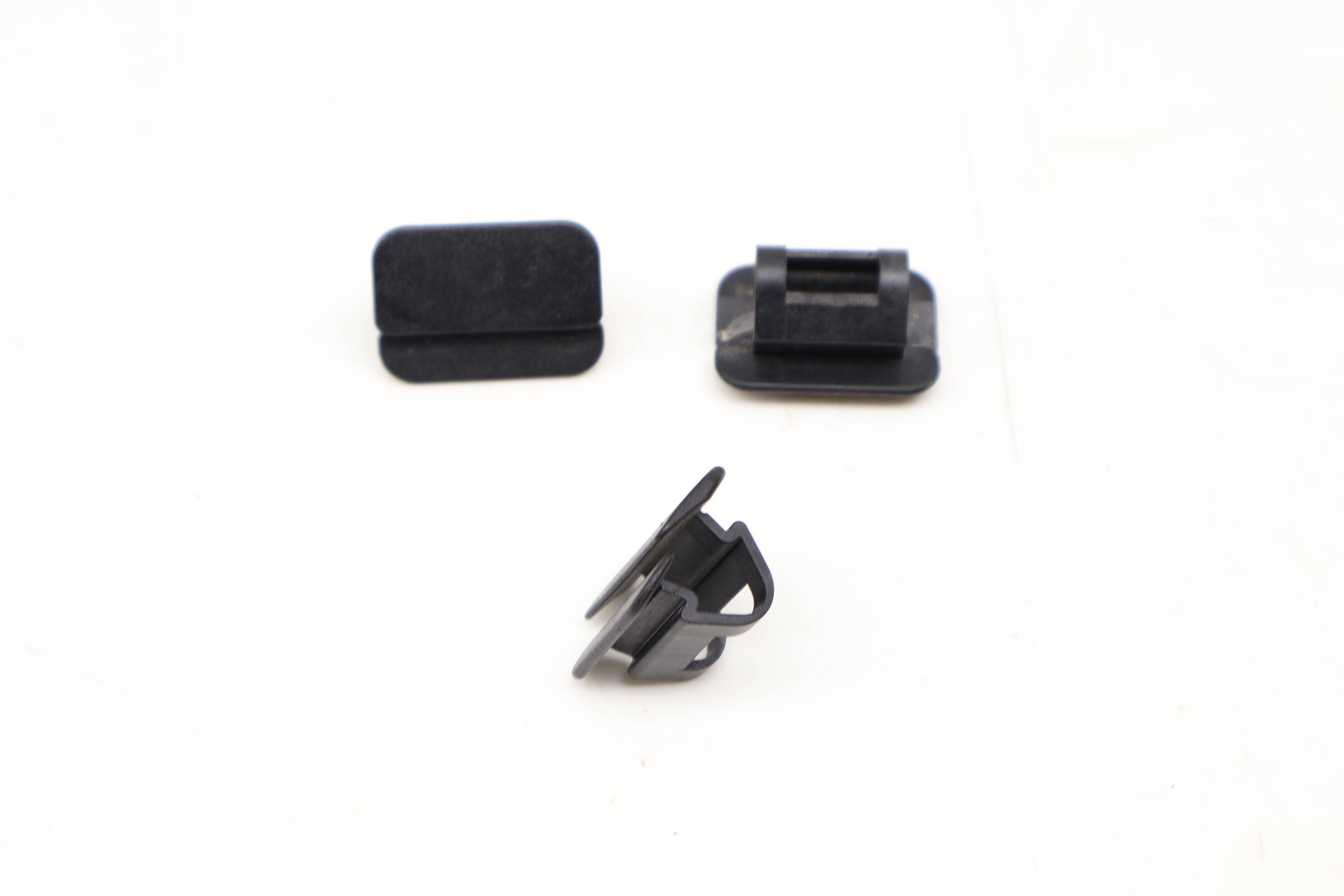 Hood Insulation / Sound Blanket Clip Set (3) LR106753