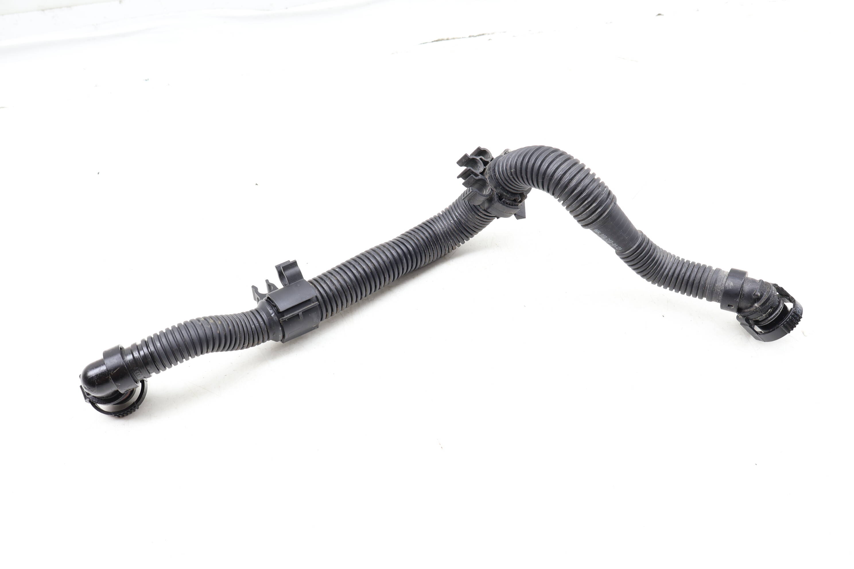 Pcv Engine Breather Hose / Line 06N103213