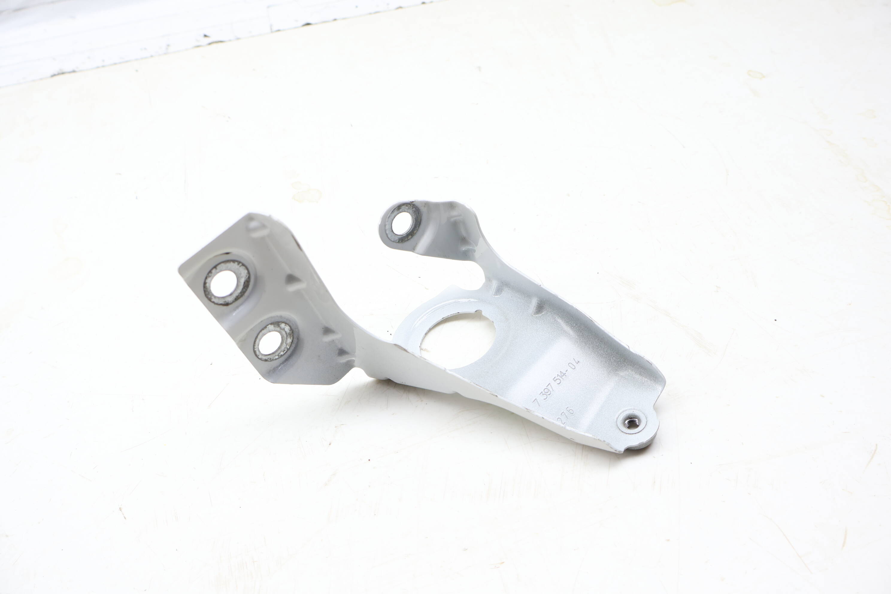 Fender Mount Bracket (Front) 41357397514