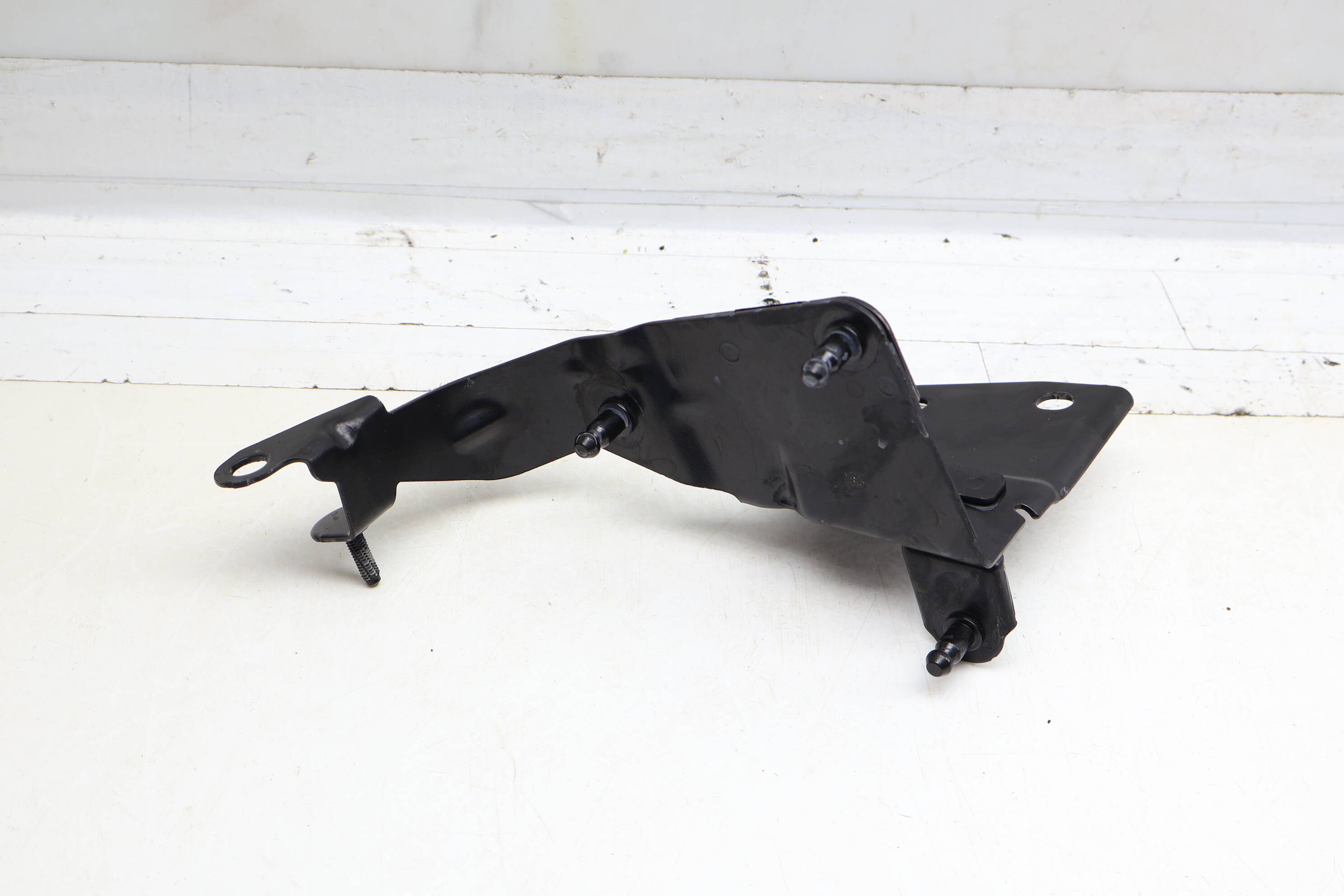 Abs Pump / Control Module Bracket 5Q1614235M