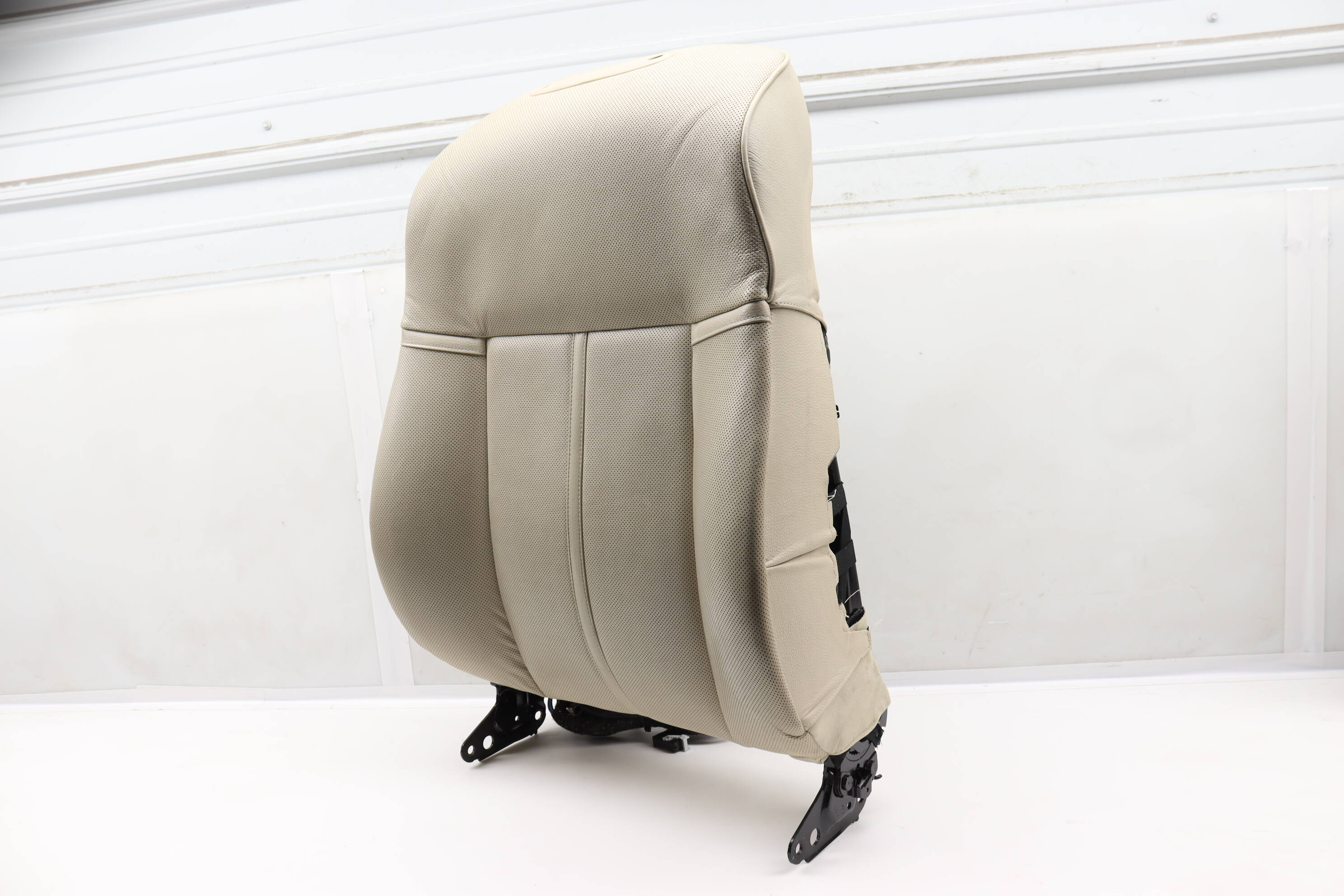 Upper Seat Backrest Cushion Assembly 52107018586