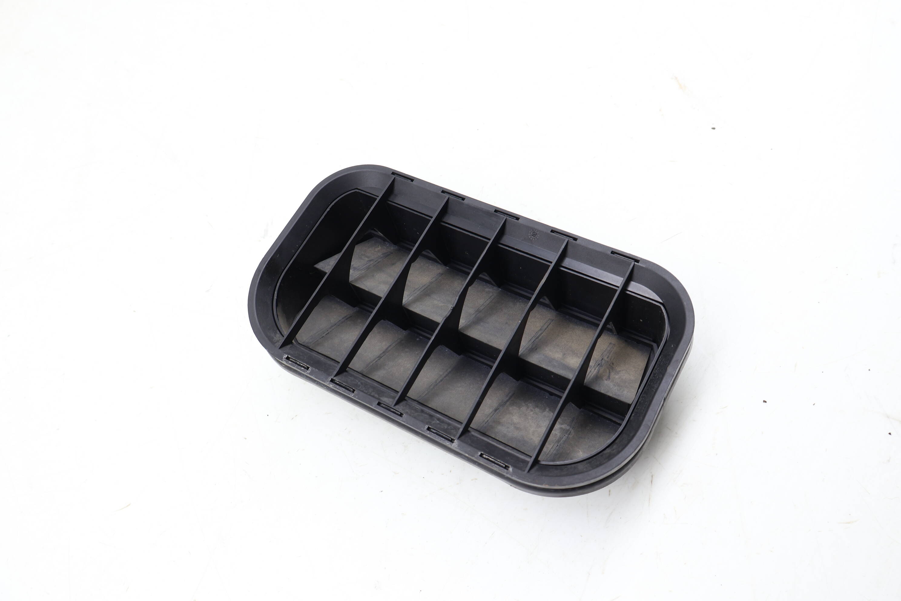 Quarter Vent Trim / Grille 4A0819181