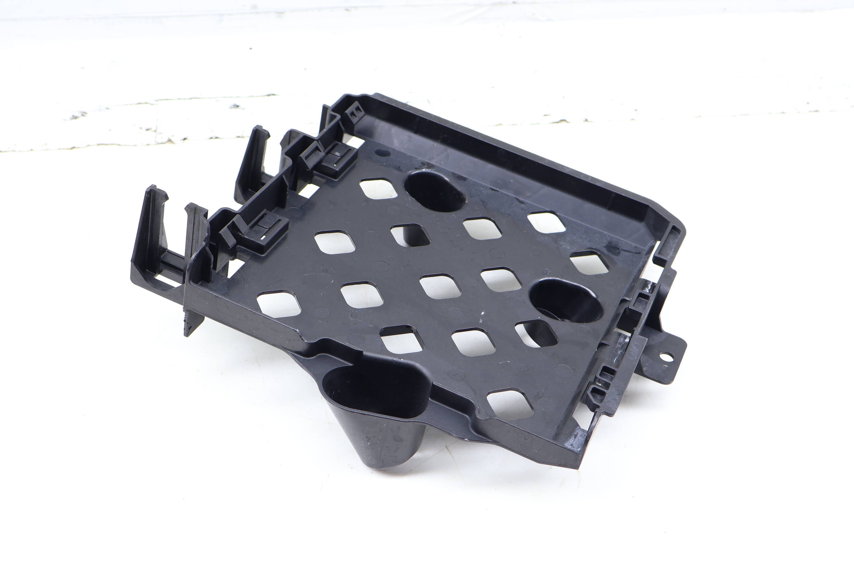 Ecu / Ecm / Engine Control Module Bracket 80A907647B