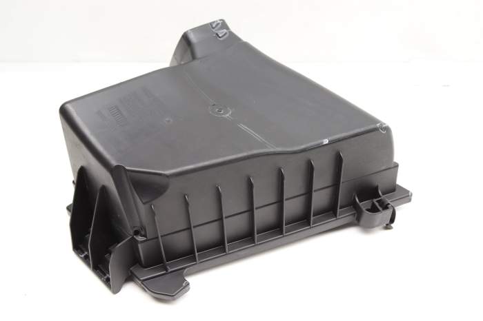 Engine Air Filter Box / Housing (Upper) 13717613822 main product photo