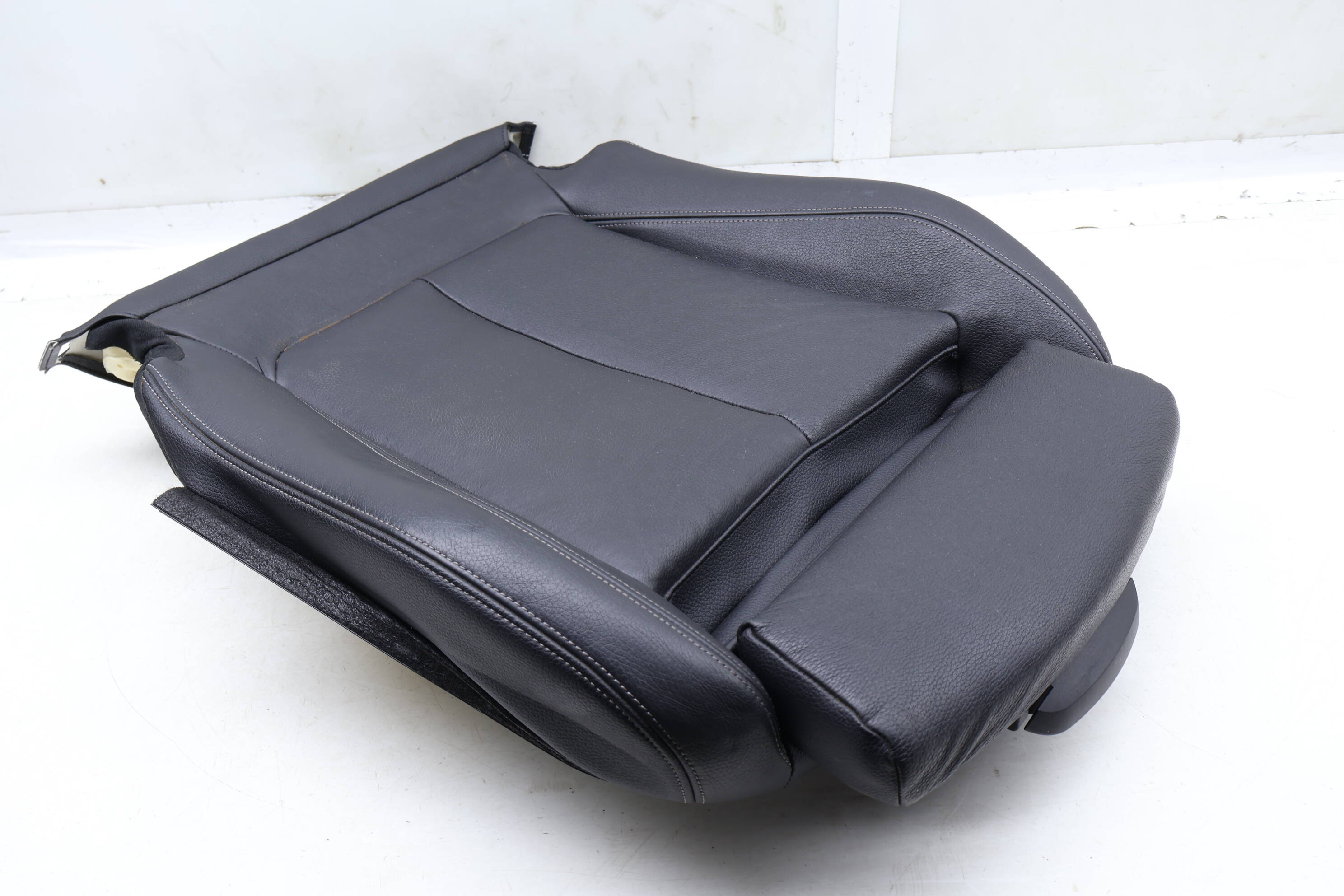 Lower Sport Seat Bottom Cushion (Leather) 52107943237