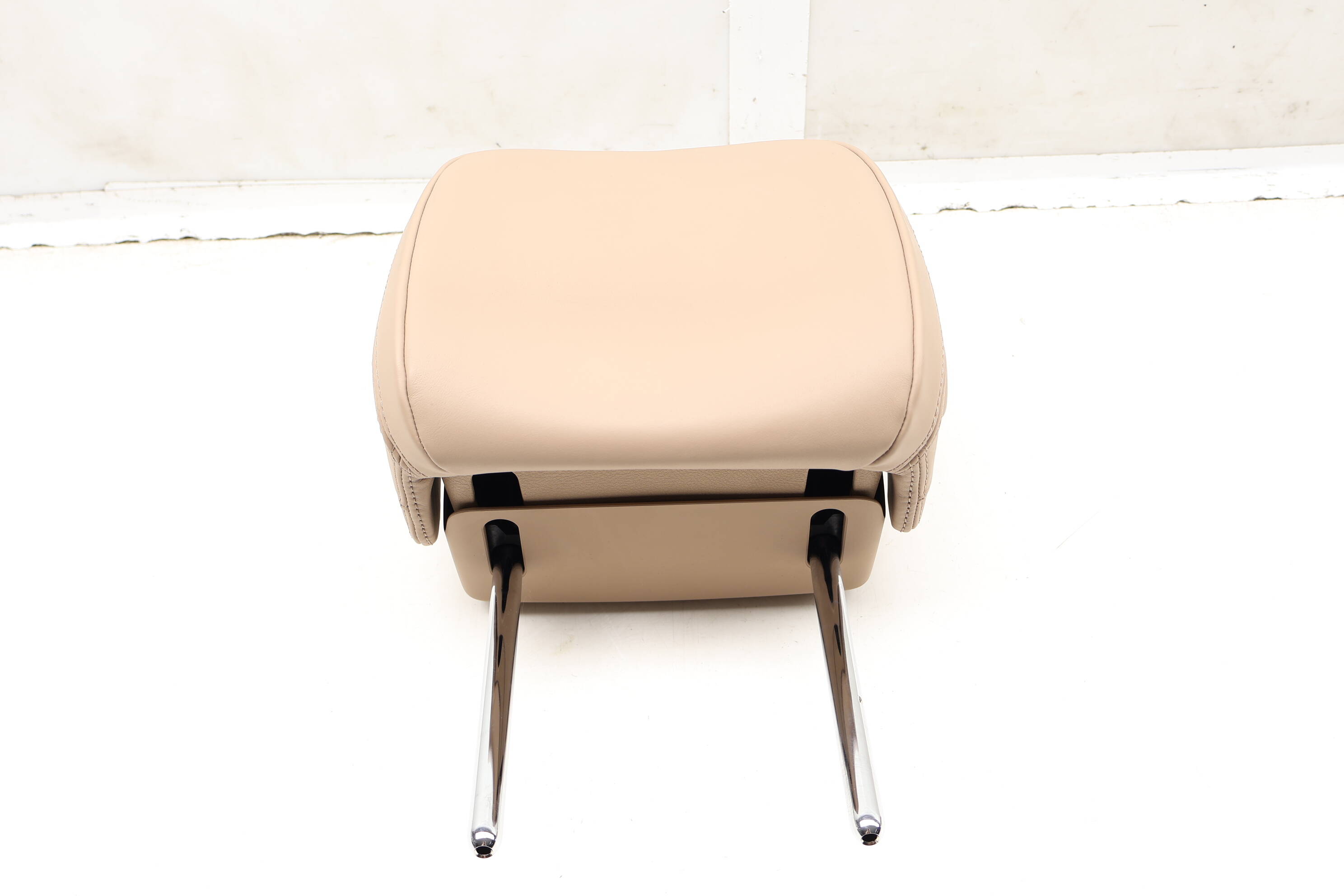 Headrest / Head Rest 95B881901AG