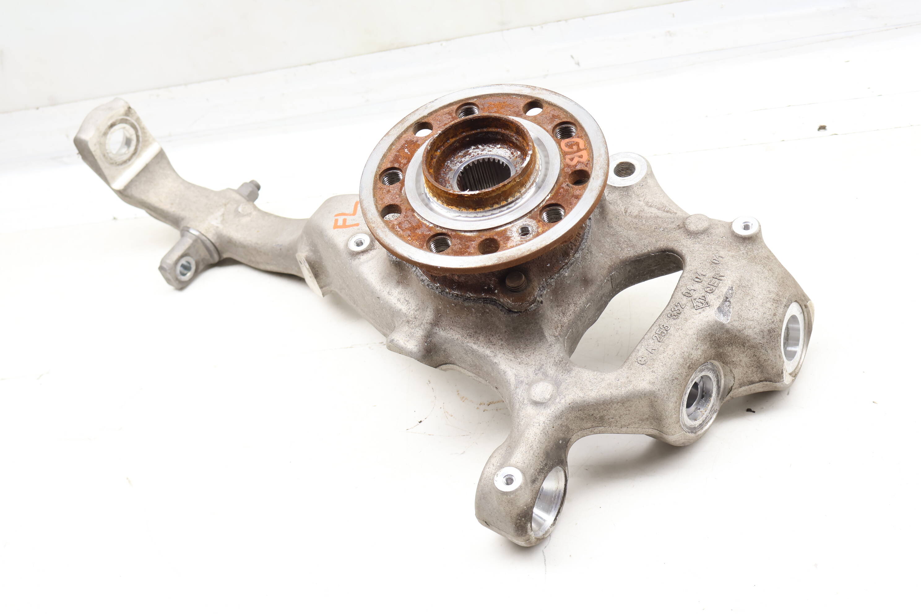 Spindle Knuckle W/ Wheel Bearing 2533320101