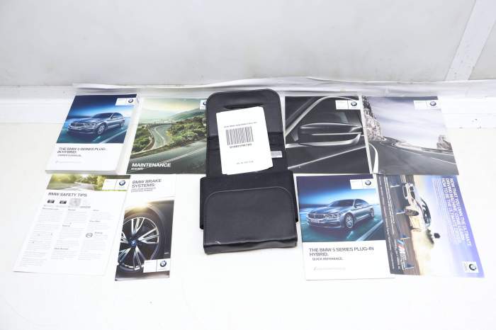 2018 Owners Manual (G30) 01402989592 main product photo
