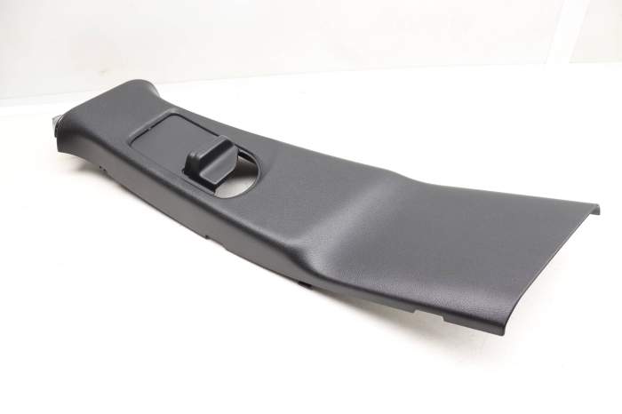 Upper B Pillar Trim / Panel 1566904100 main product photo