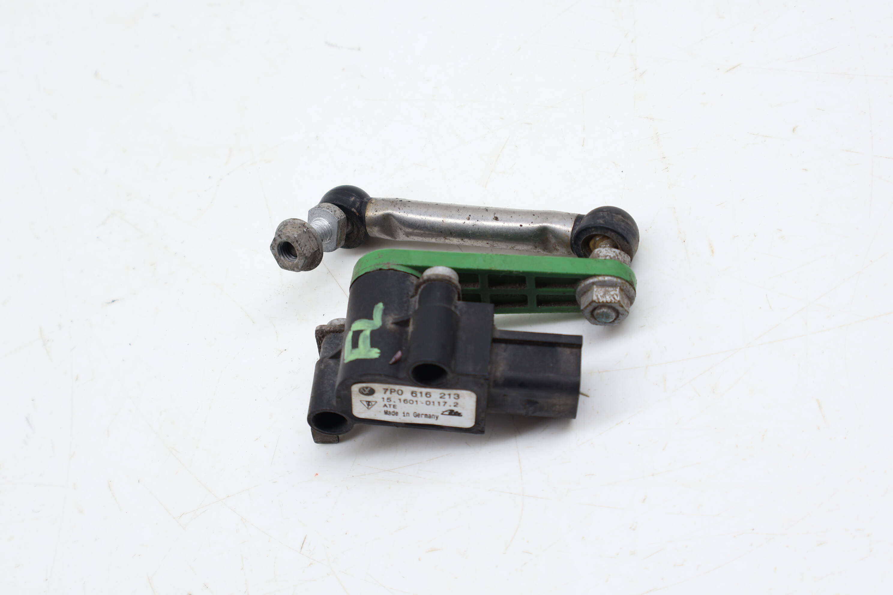 Headlight / Suspension Level Sensor 7P0616213 95834107500