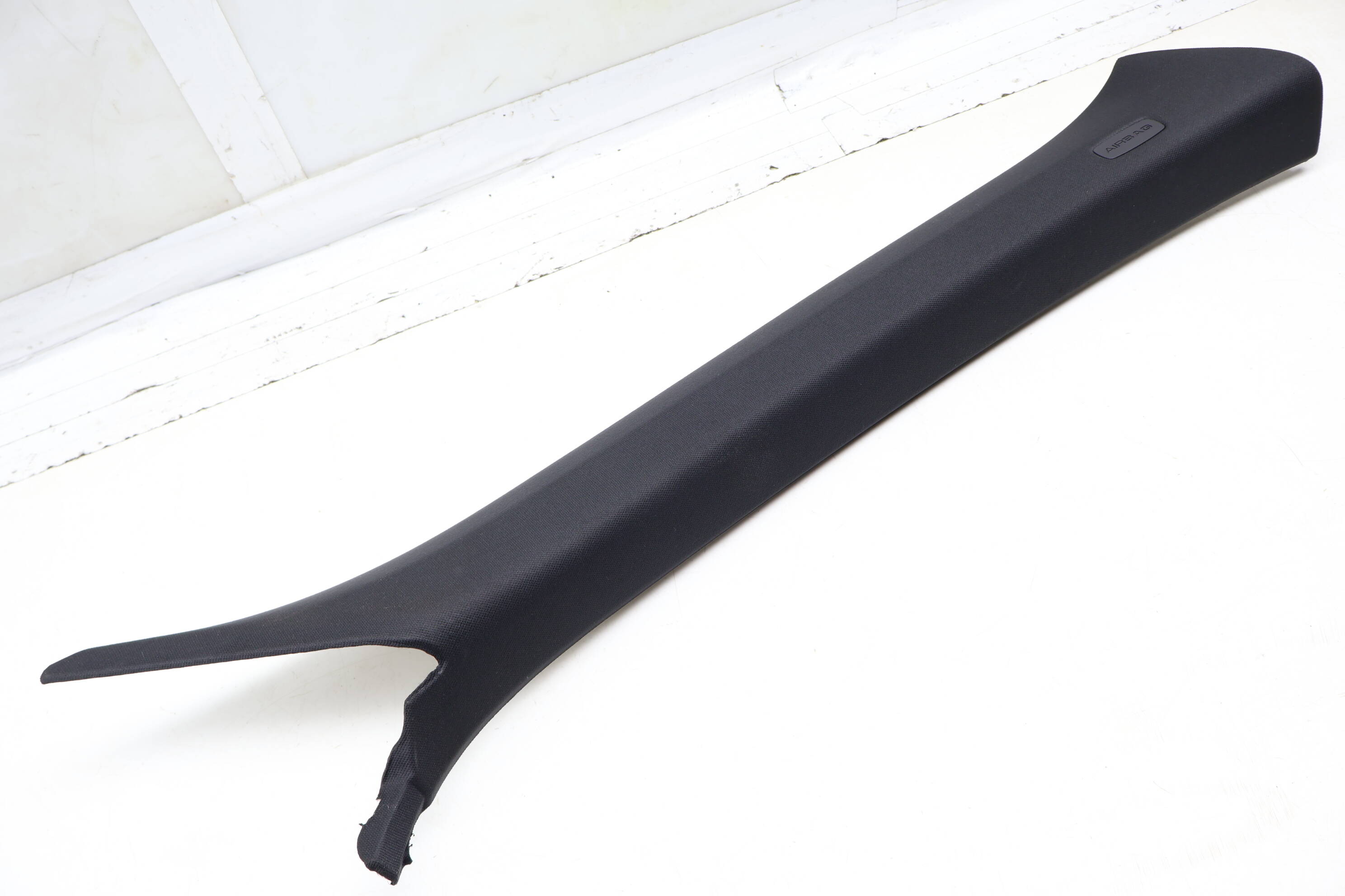 Upper A Pillar Trim / Panel 7P5867234AA 95855523407