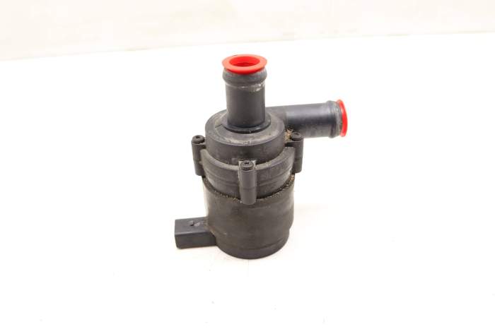 Auxiliary Coolant / Water Pump 8E0965559 main product photo
