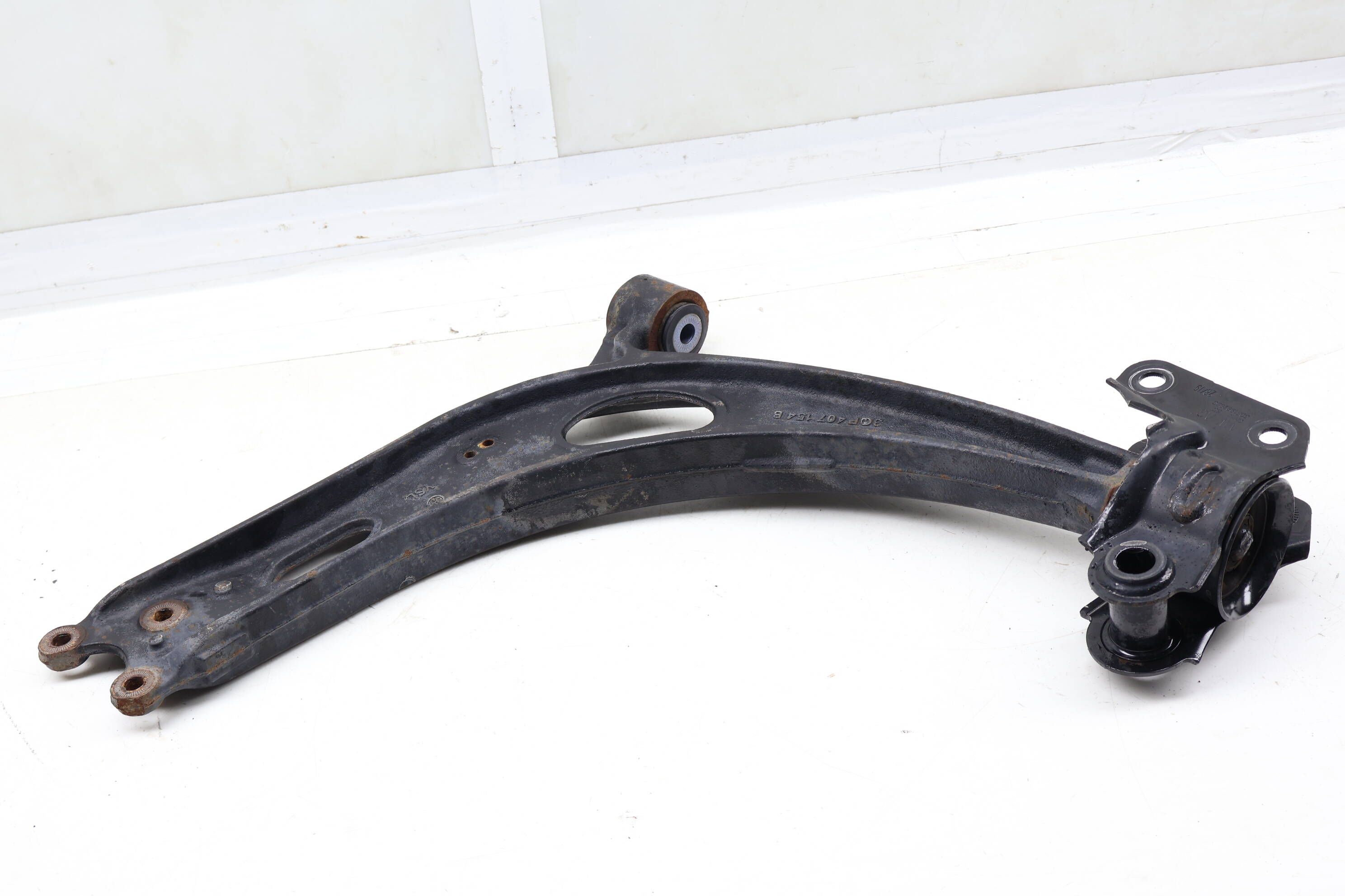 Lower Track Control Arm 3QF407154B