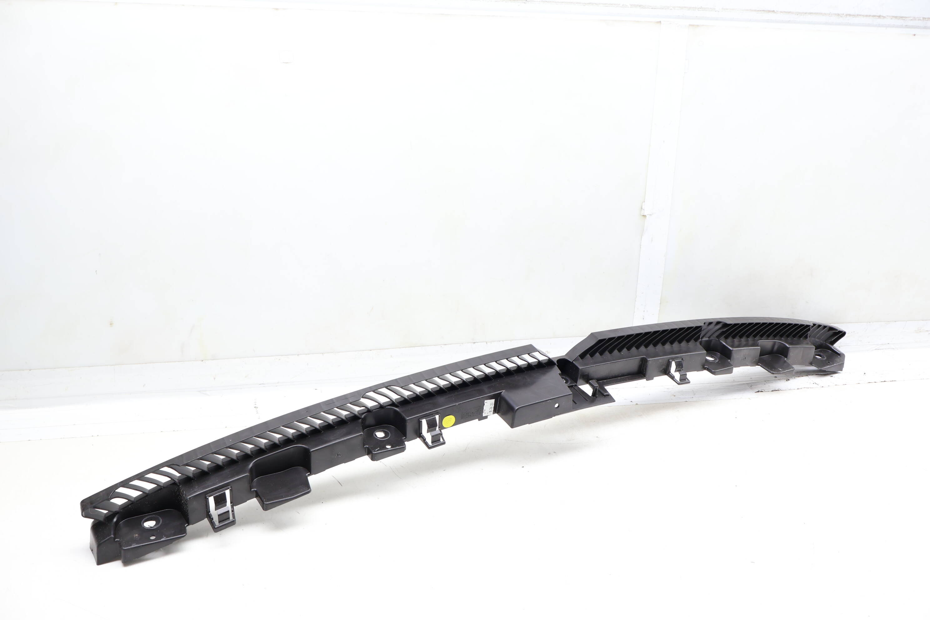 Center Bumper Mount / Bracket 3CM807863A