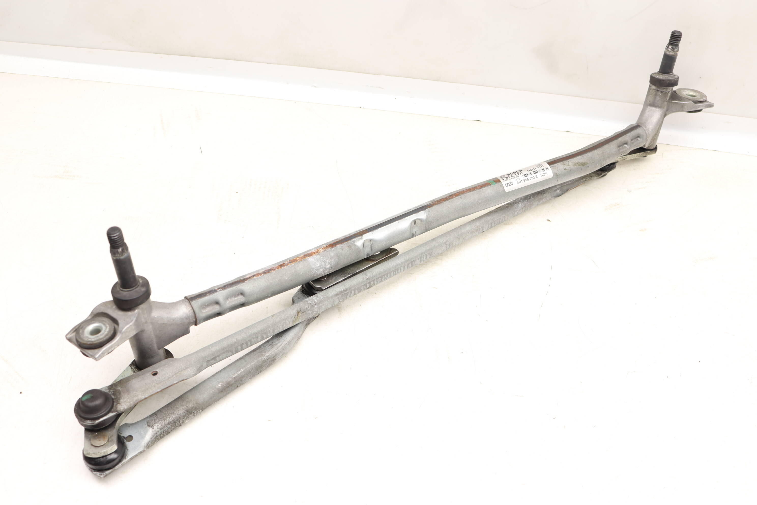 Windshield Wiper Transmission / Bracket 4H1955023E
