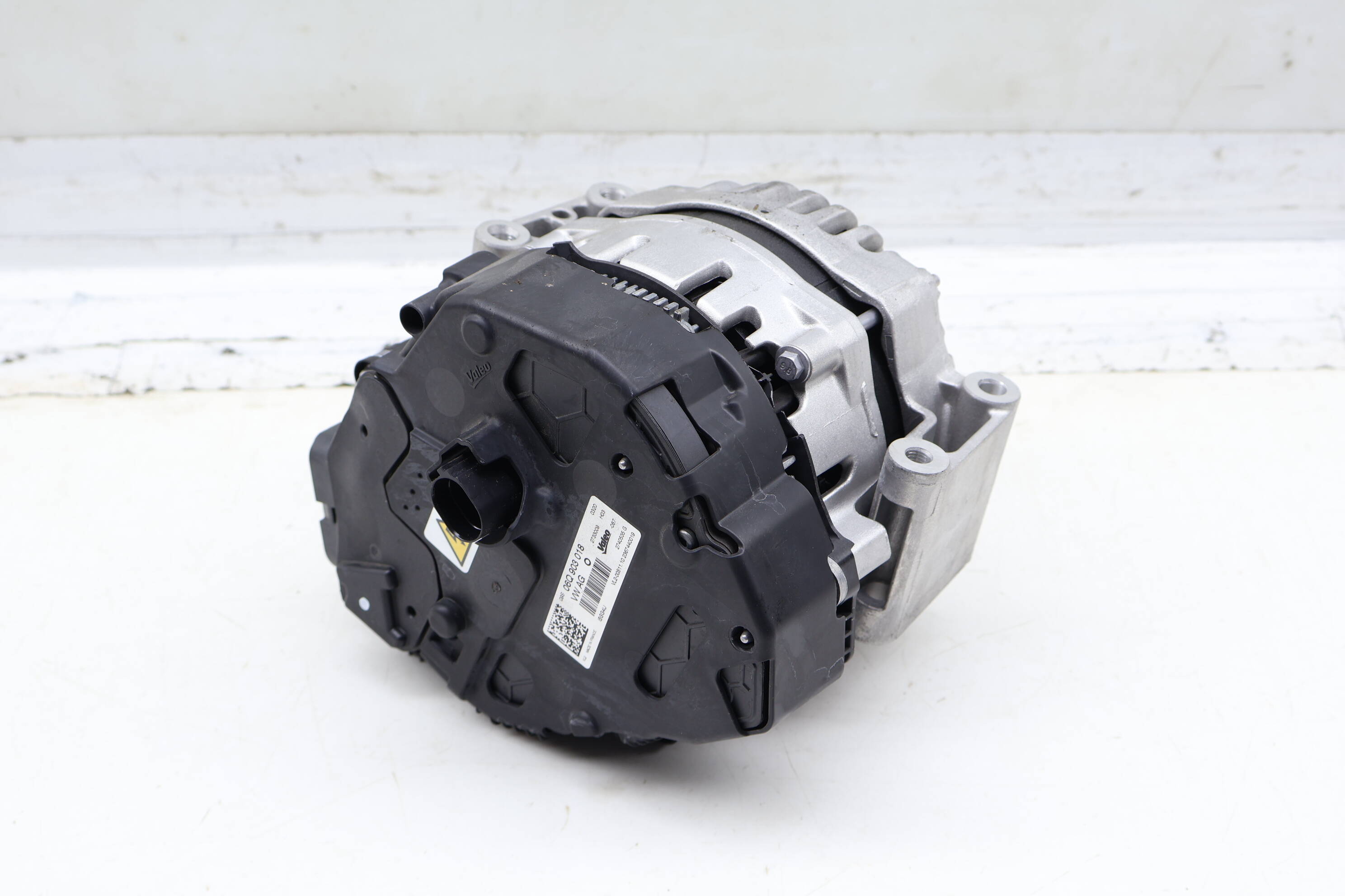 Alternator 06Q903018