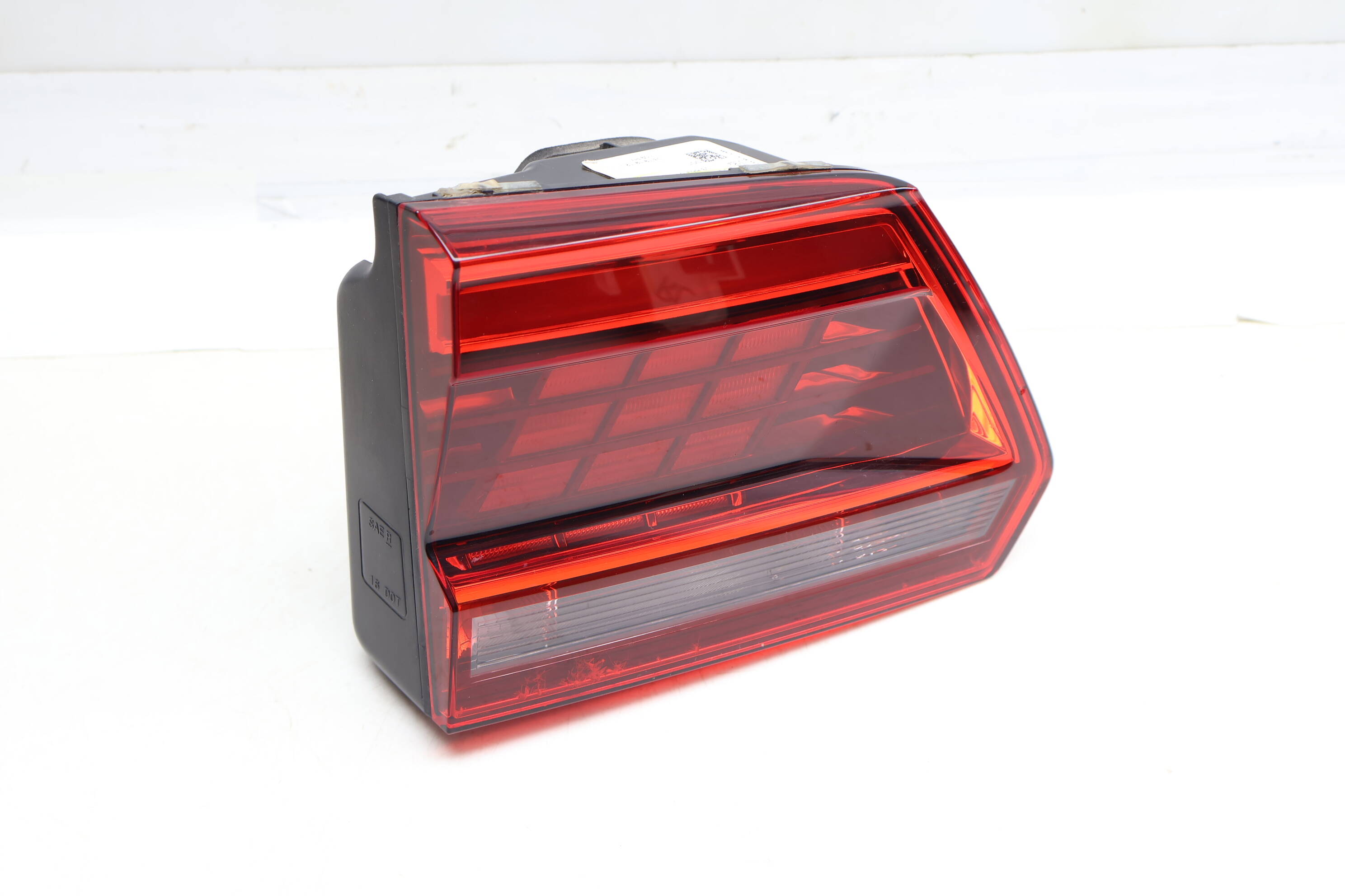 Inner Tail Light / Lamp 3CN945307A