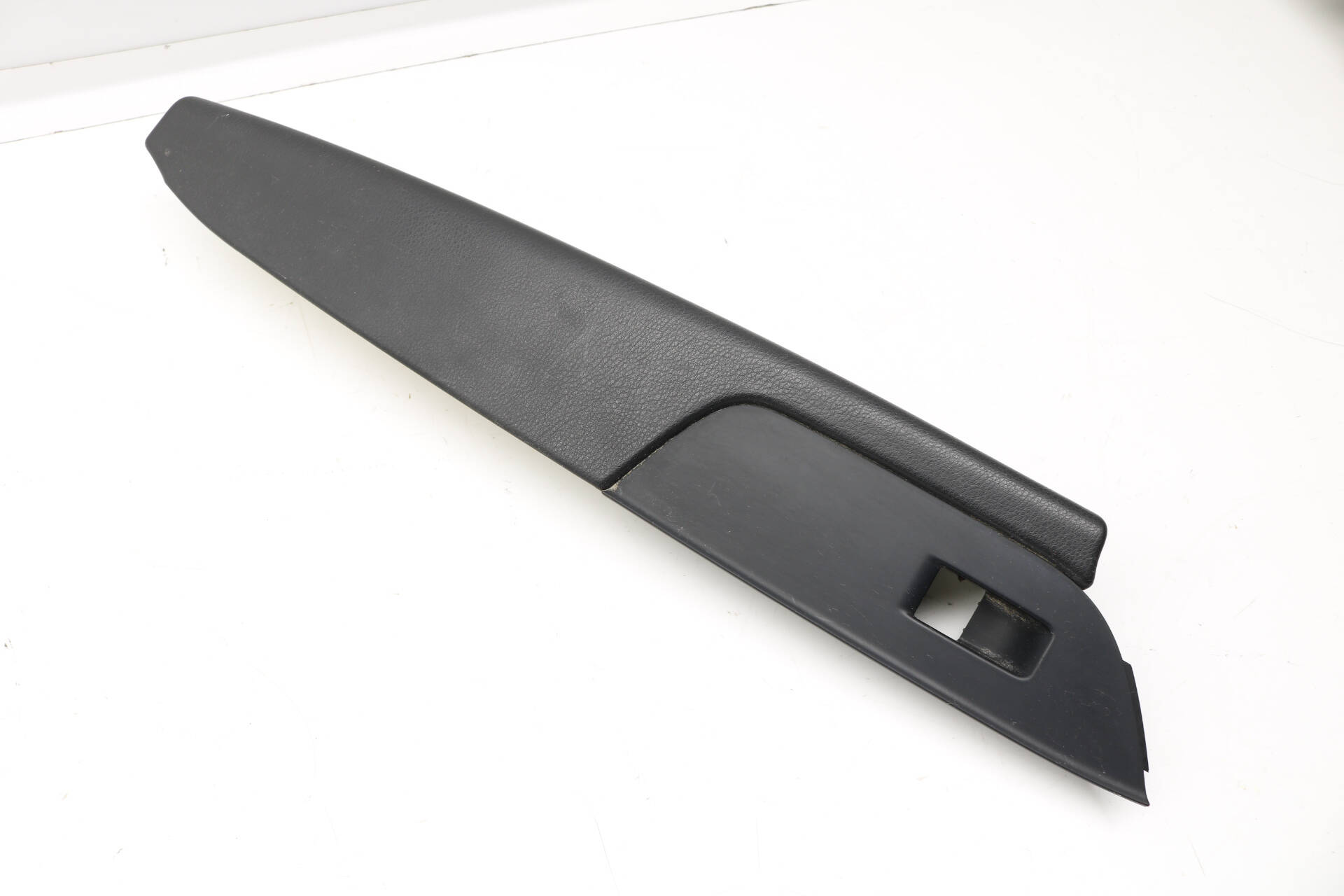 VW Front Right Door Armrest / Switch Trim (Touareg) 7P1867166 