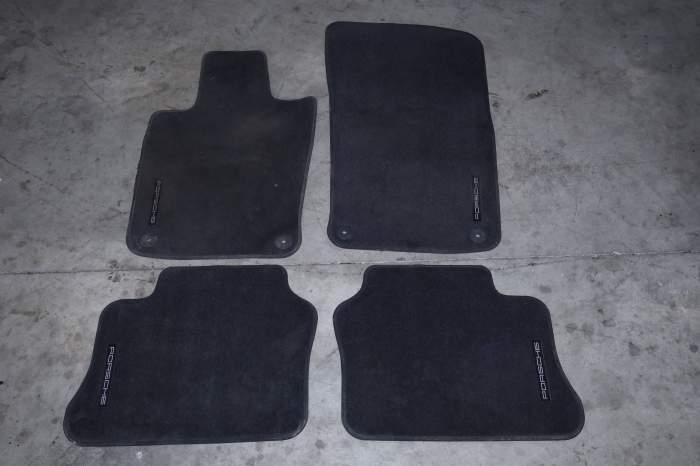 Complete Carpet Floor Mat Set 97004480060 main product photo