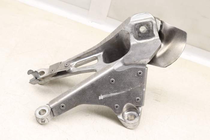 Engine / Motor Mount Bracket 22112284204 main product photo