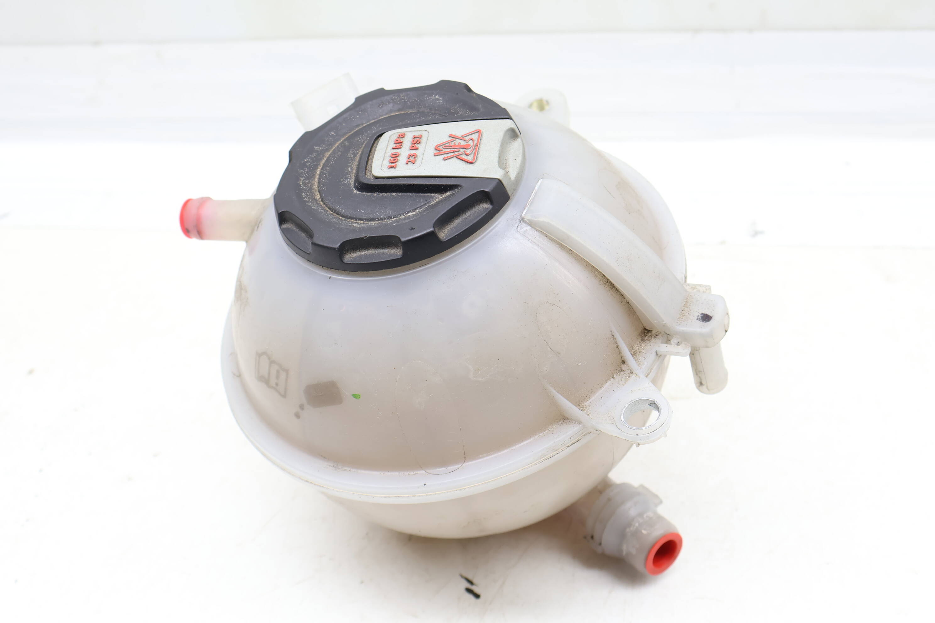 Coolant Reservoir / Tank / Bottle 80A121405AM