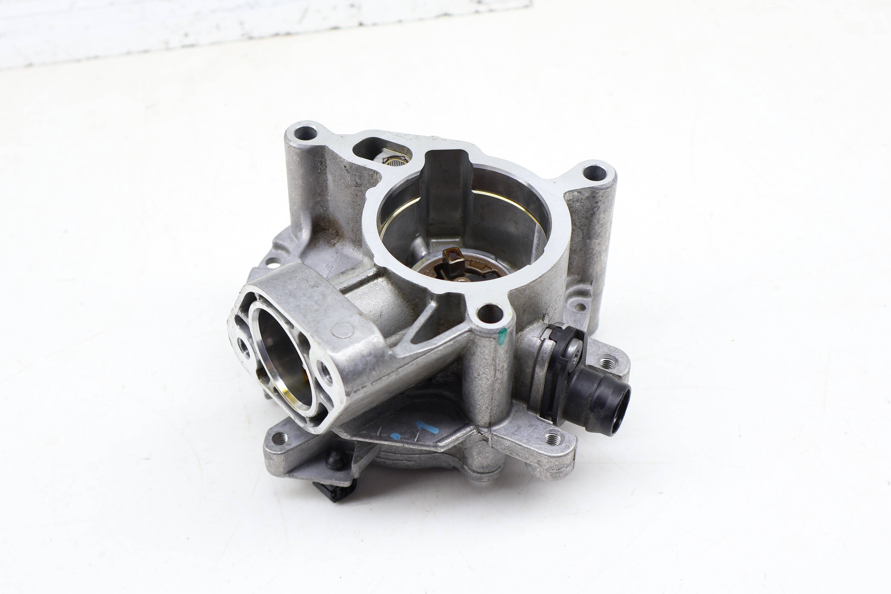 Vacuum Pump 06N145100G