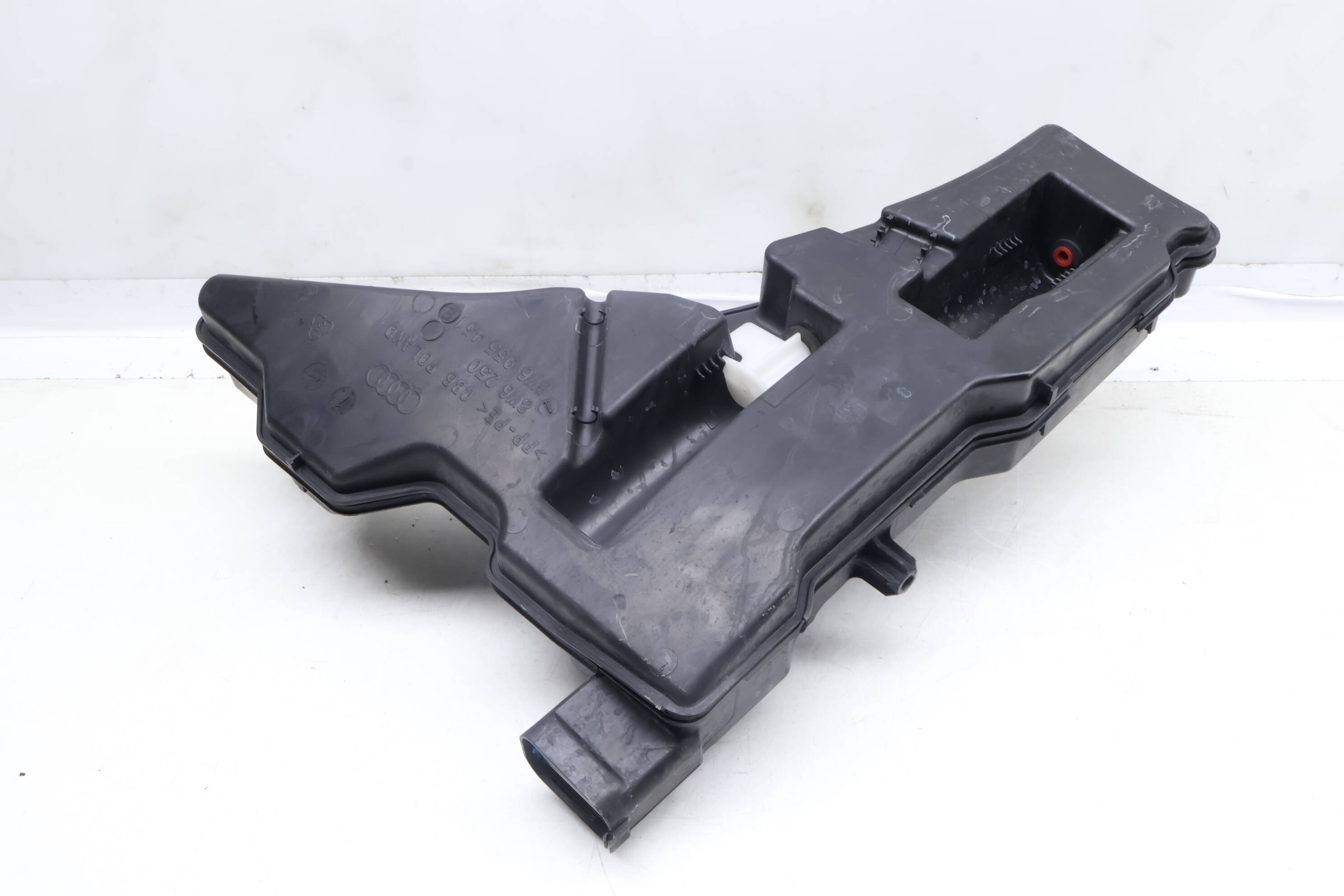 Windshield Washer Reservoir / Tank 8W6955451E