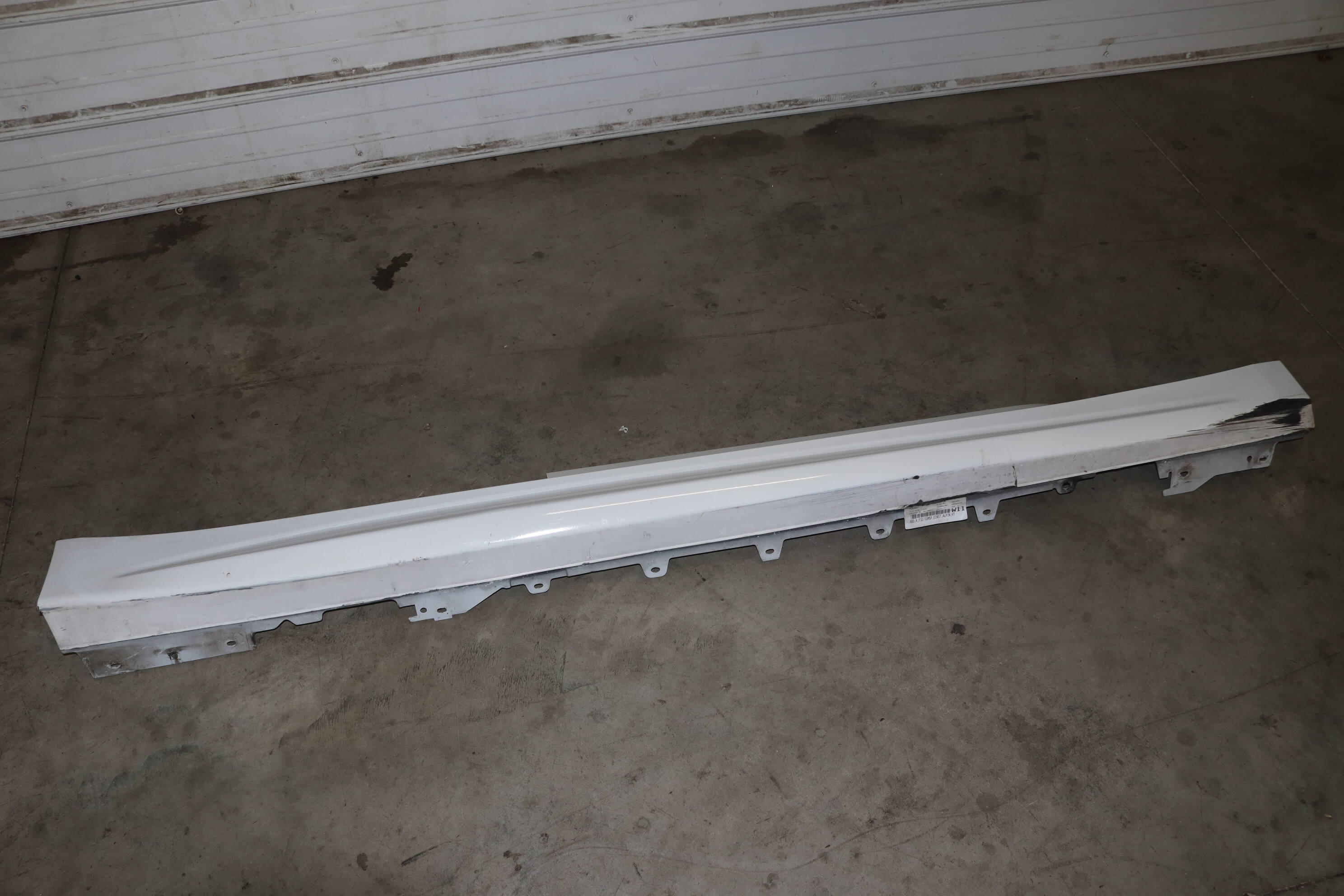 Side&#x20;Skirt&#x20;&#x2F;&#x20;Rocker&#x20;Panel&#x20;&#x28;M&#x29;&#x20;51778060848