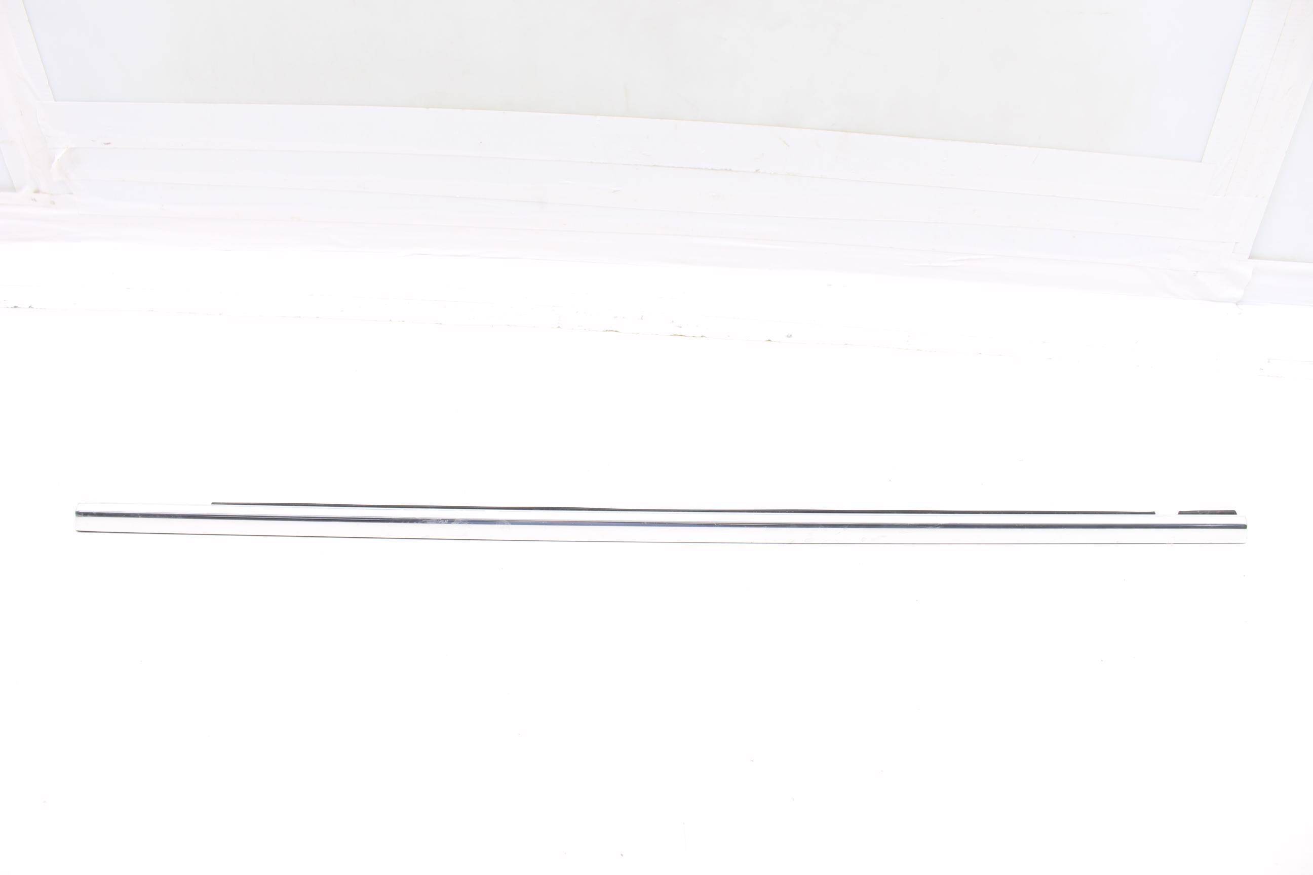 Outer Door Window Slot Seal / Trim 7L6839476E