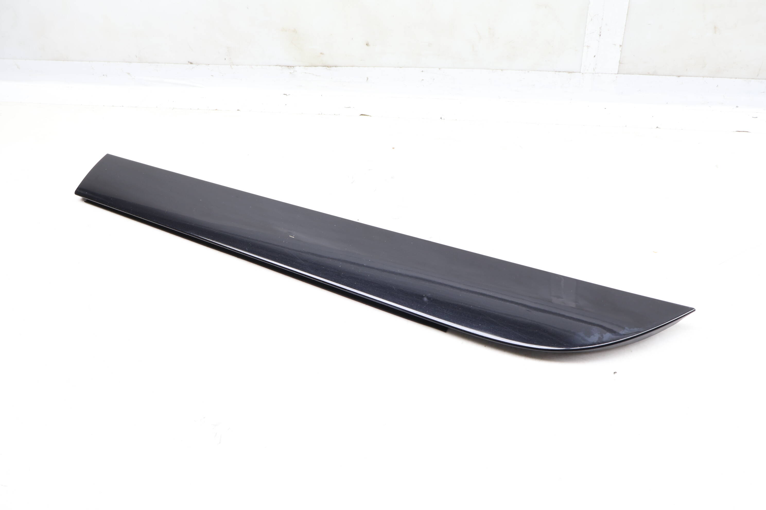 Lower Door Molding / Blade 4F0853969L