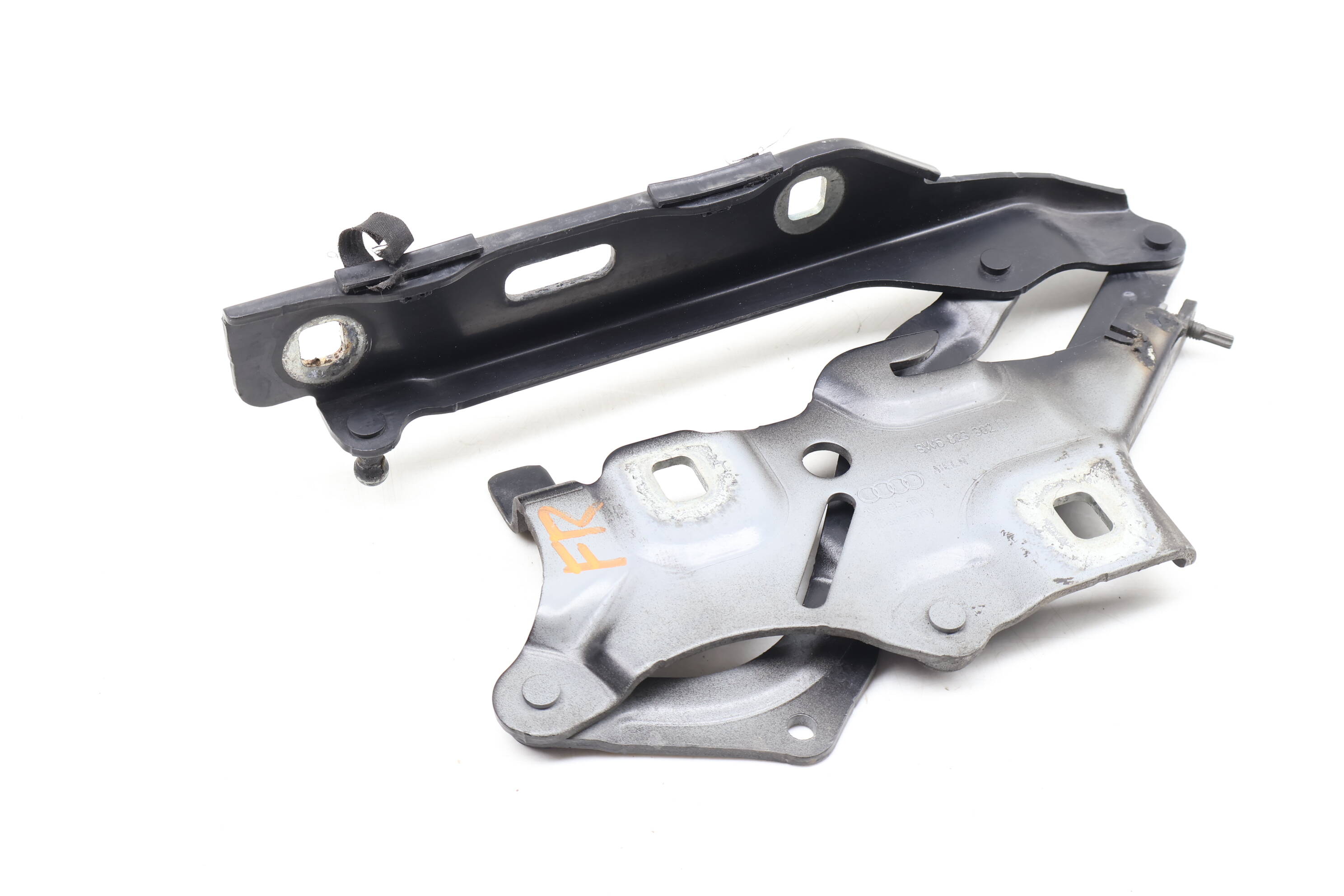 Hood Hinge 8W6823302D