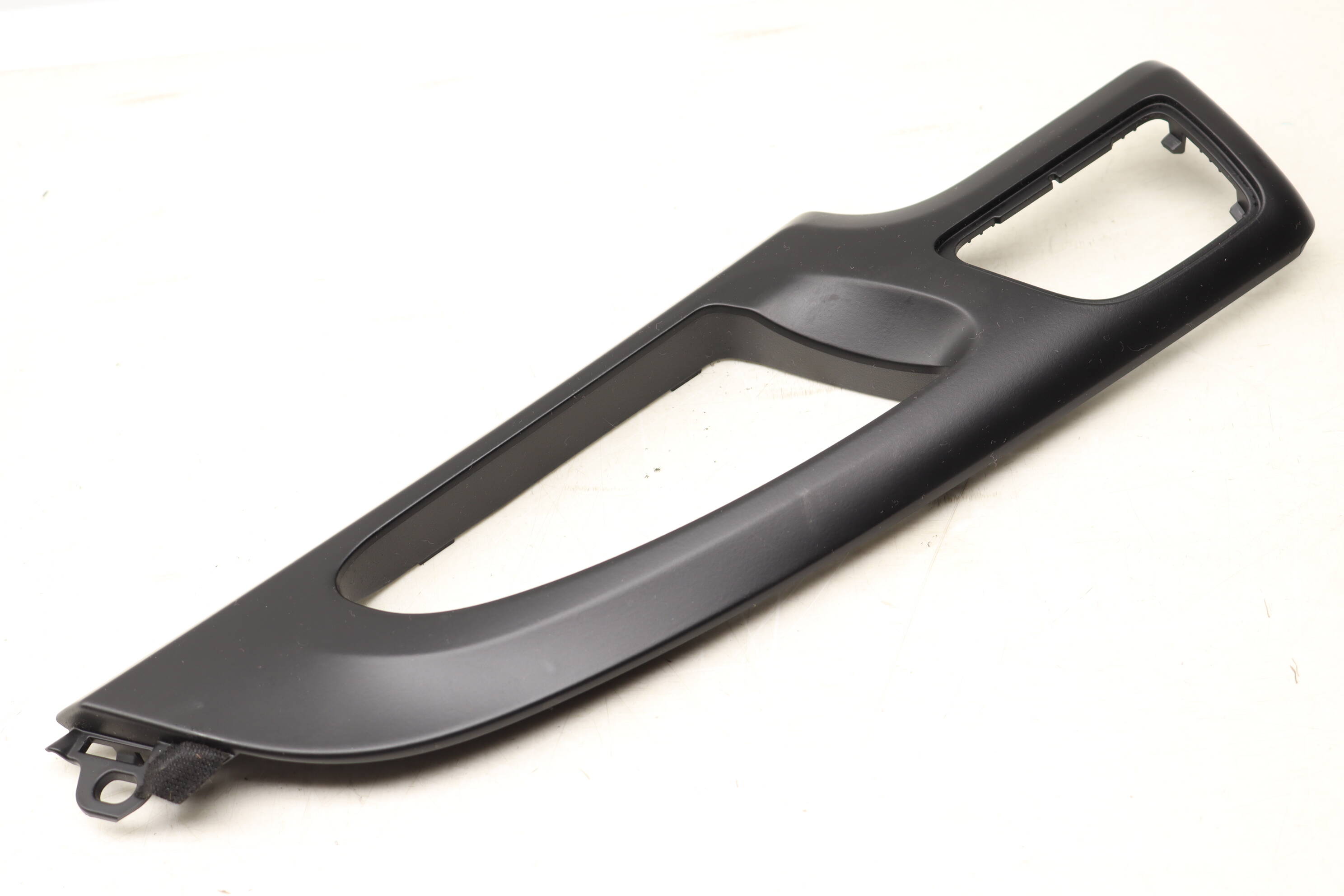 Interior Door Handle Trim 7P5839248 95855534800