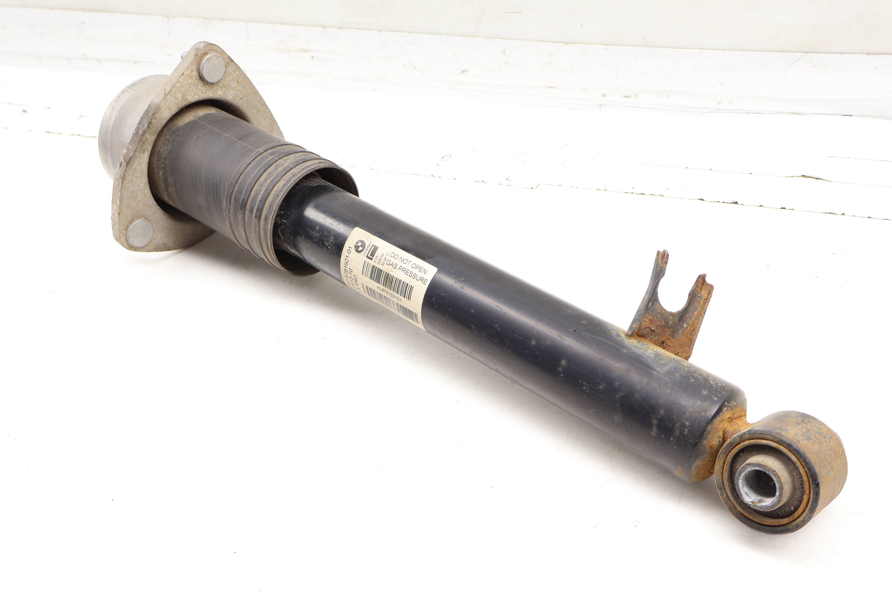 Strut / Shock Absorber 33526781921