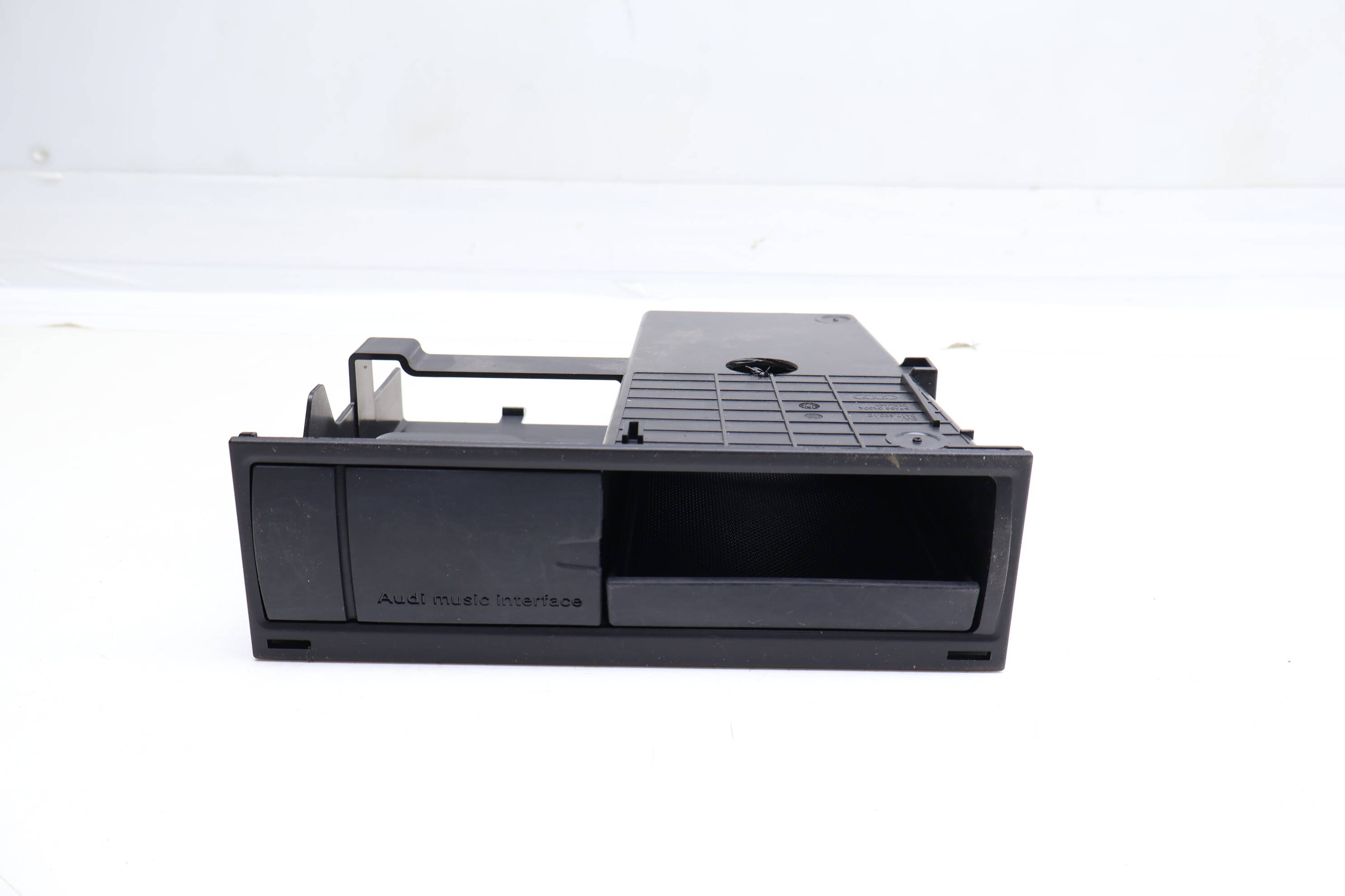 Ami / Music Interface Module Housing 8P0060700