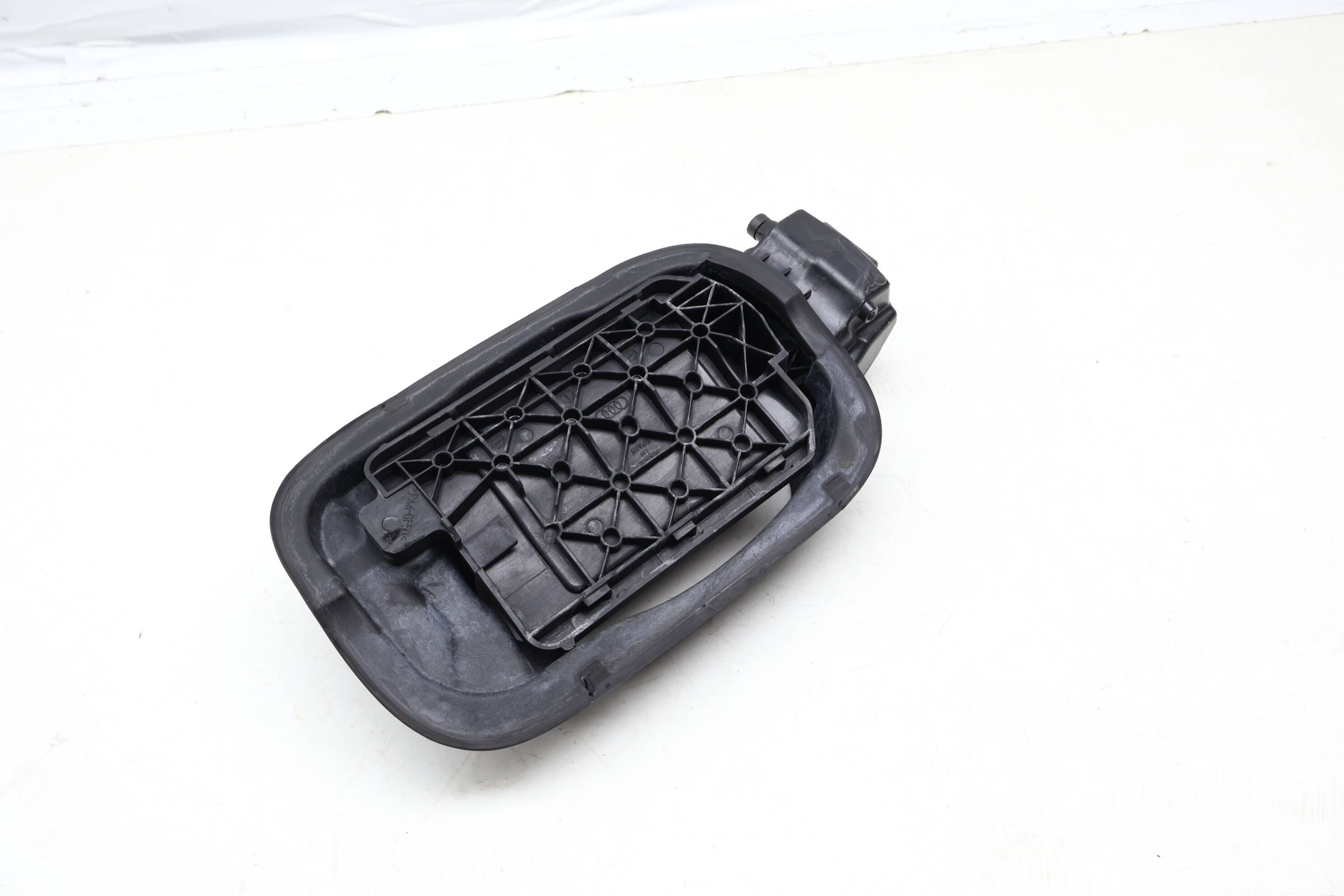 Fuel Filler Door Bracket 4L0809999A