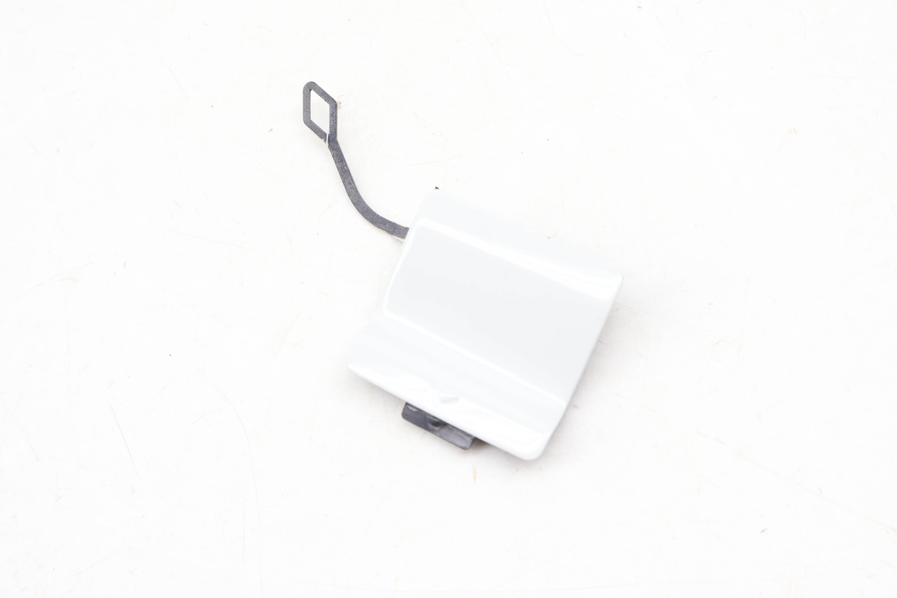 Bumper&#x20;Tow&#x20;Hook&#x20;Cover&#x20;&#x2F;&#x20;Cap&#x20;51127184784