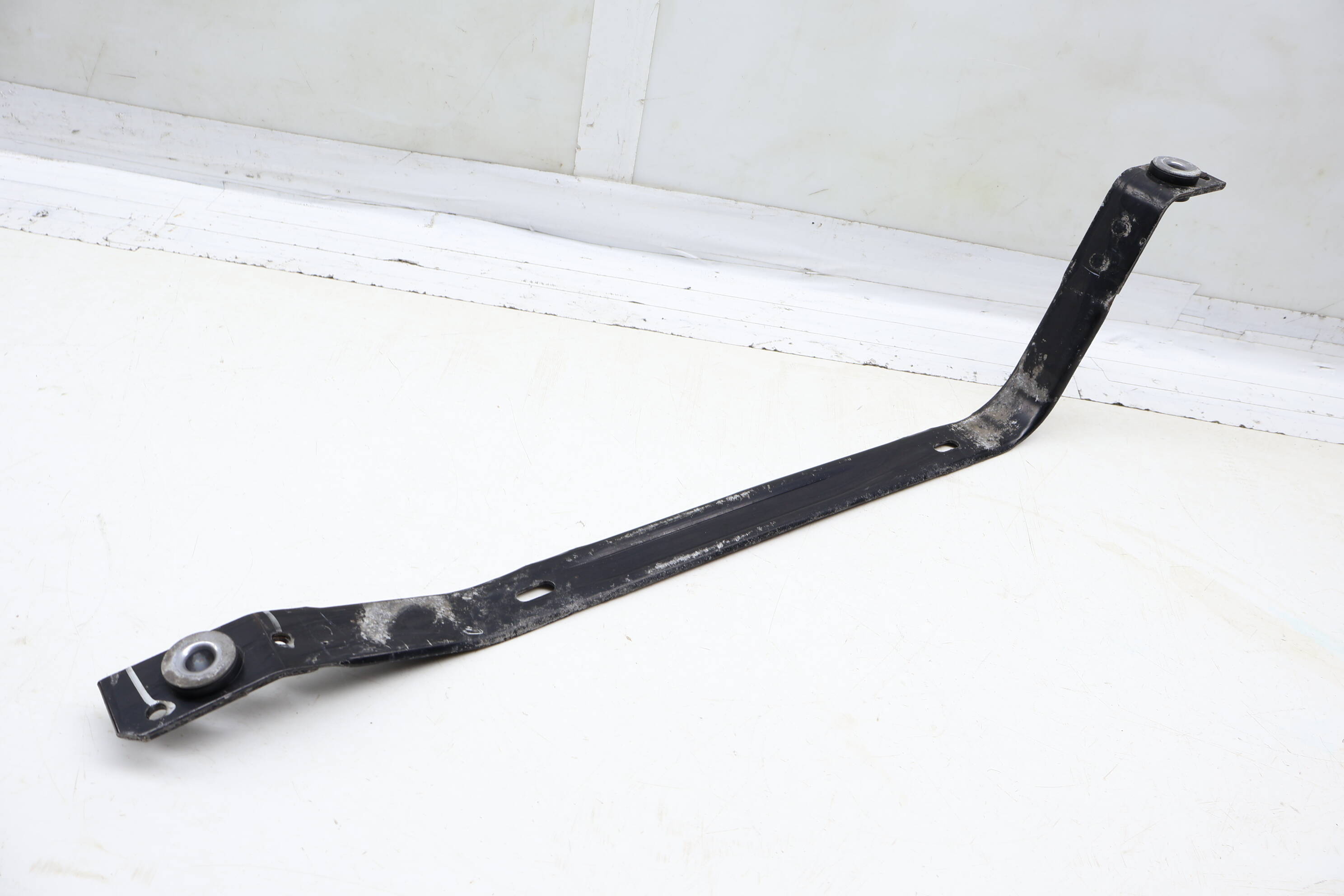 Fuel Tank Bracket / Retaining Strap / Support Brace (Rear) 3QF201653