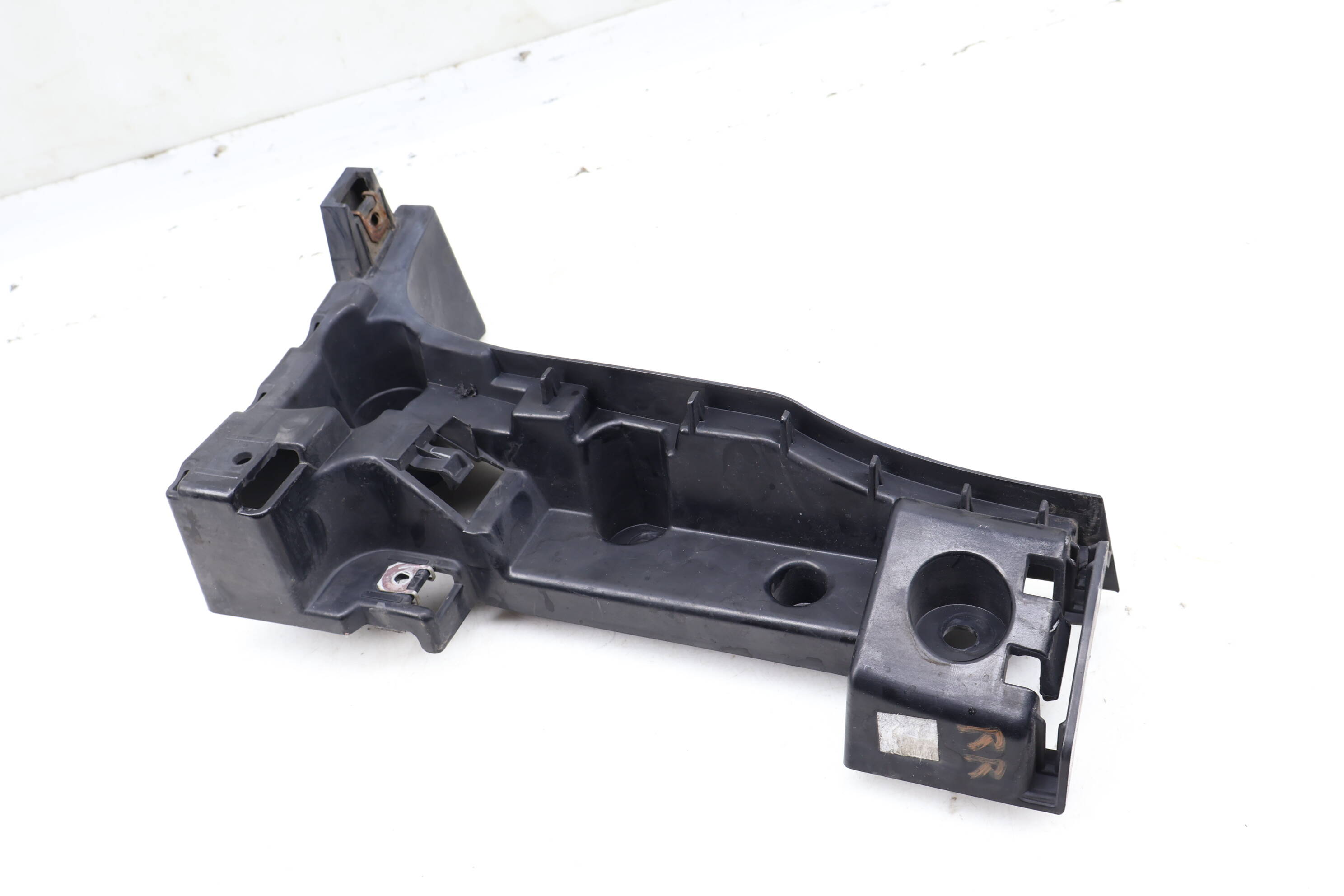 Bumper Mount / Bracket (Corner) 51127226936