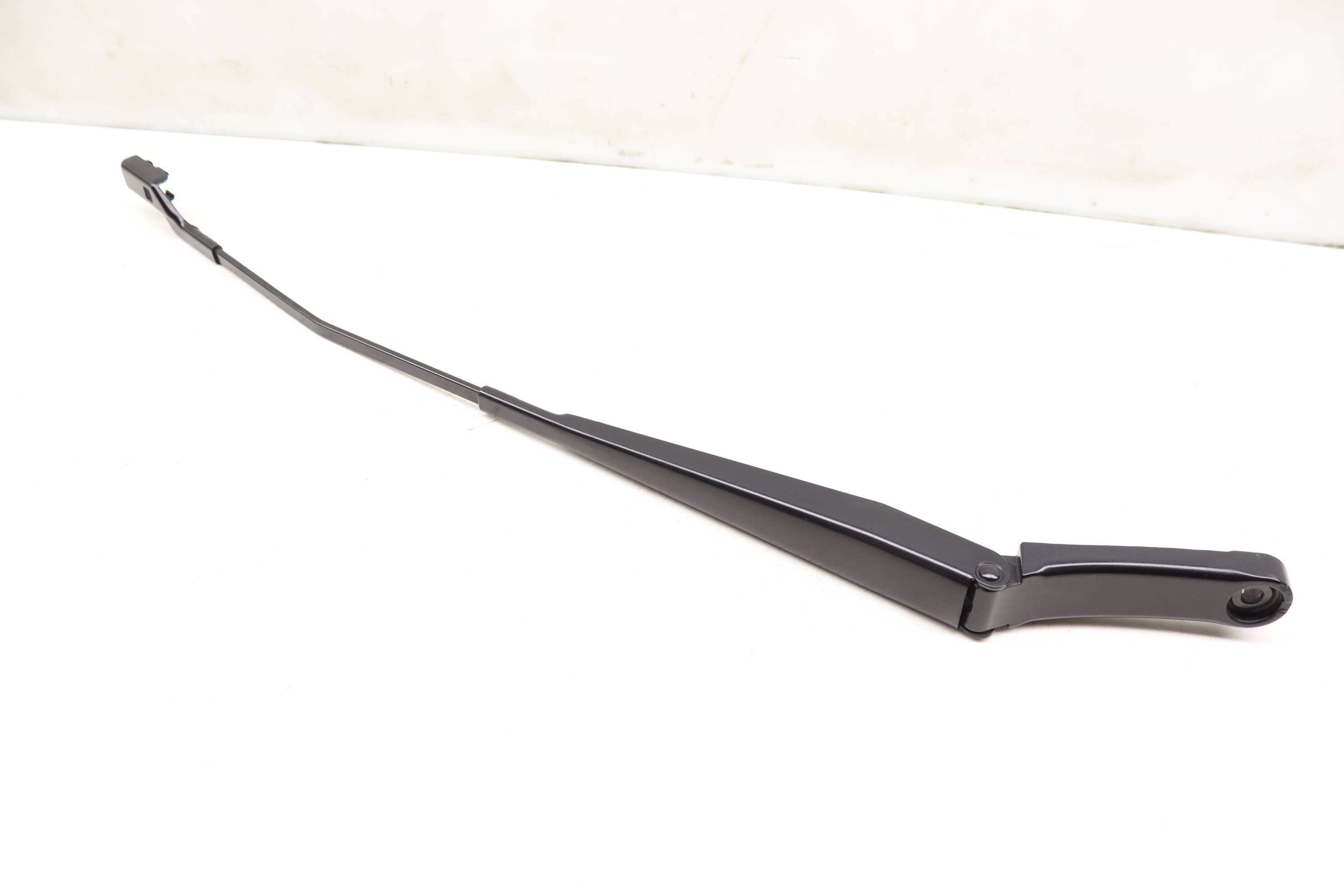 VW Right Windshield Wiper Arm (Atlas) 3CN955406A