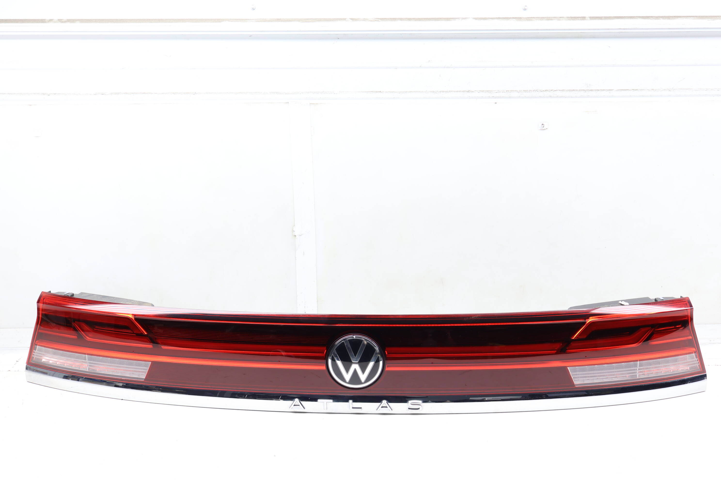 Center Tail Light Assembly 3CM945307G