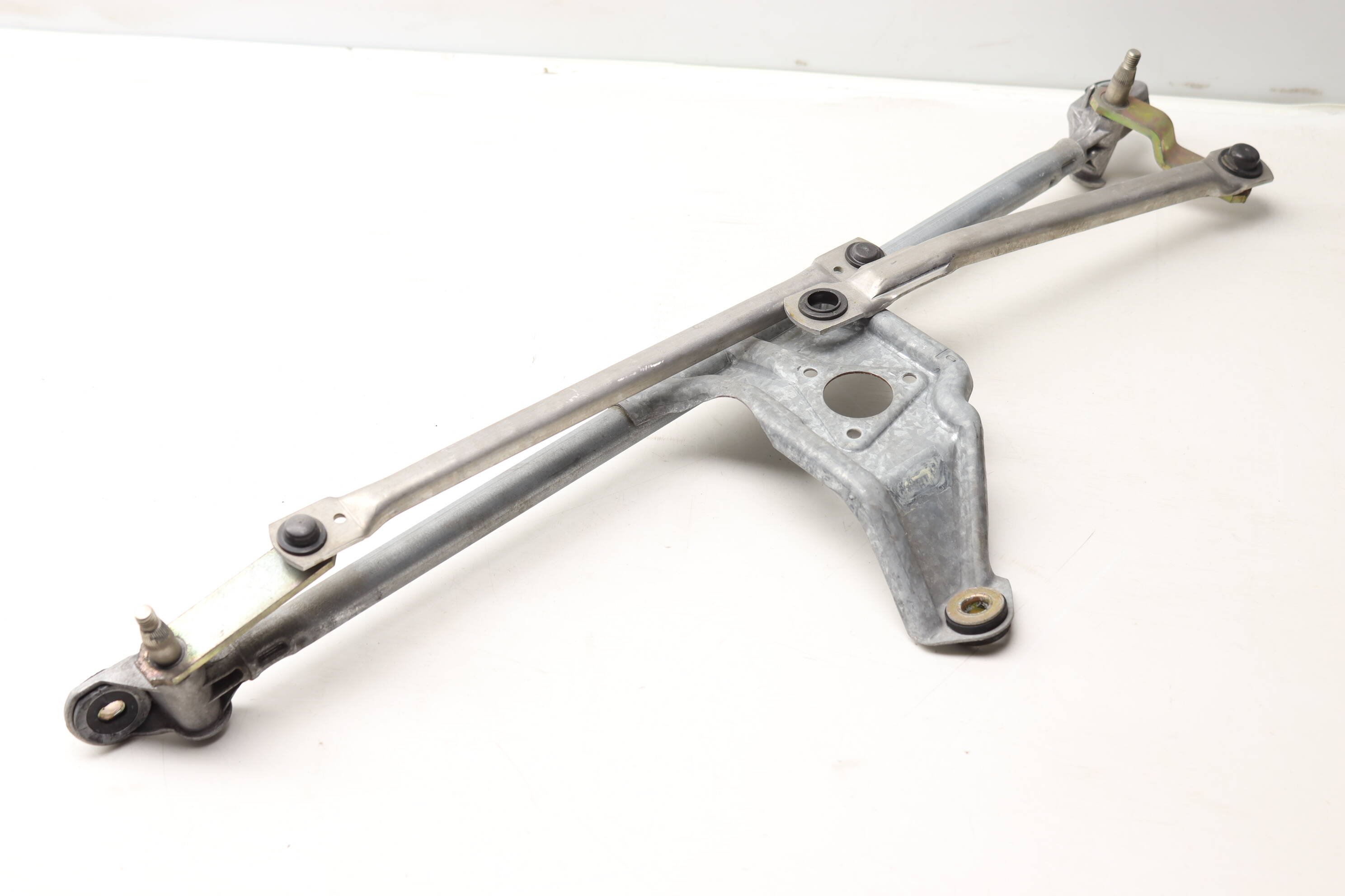 Windshield Wiper Transmission / Bracket 99762823501