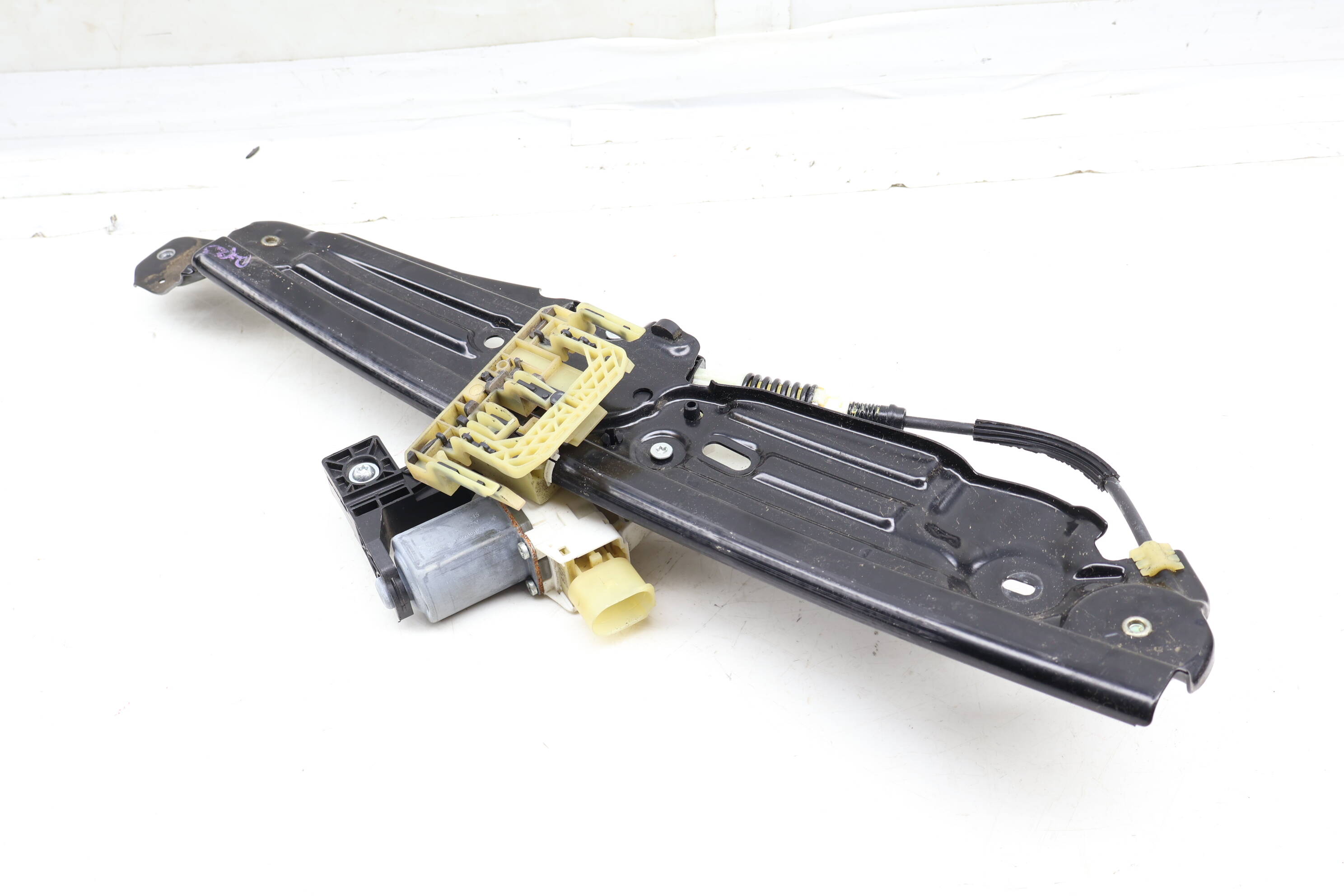 Window Regulator W/ Motor 51357182616