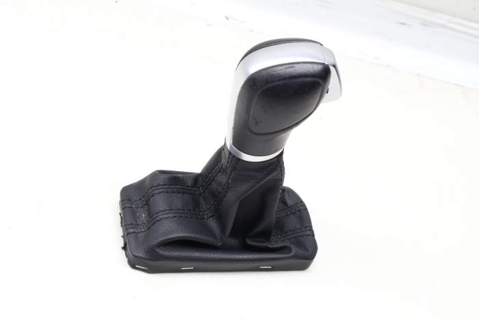 Automatic Shifter Knob W/ Boot 3CN713123A main product photo