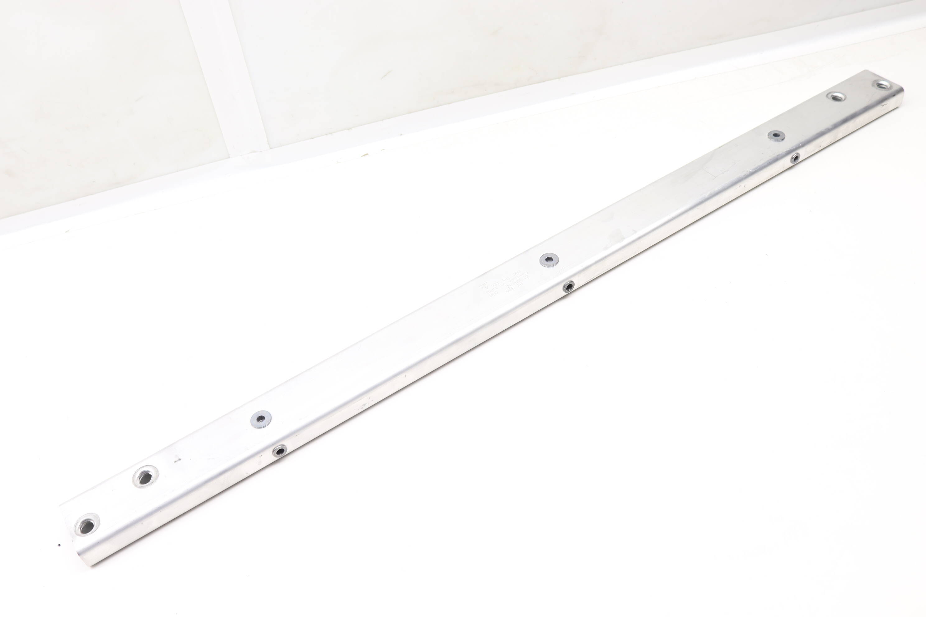 Storage Compartment Bracket / Transverse Strut 9J1806303 PAD806303