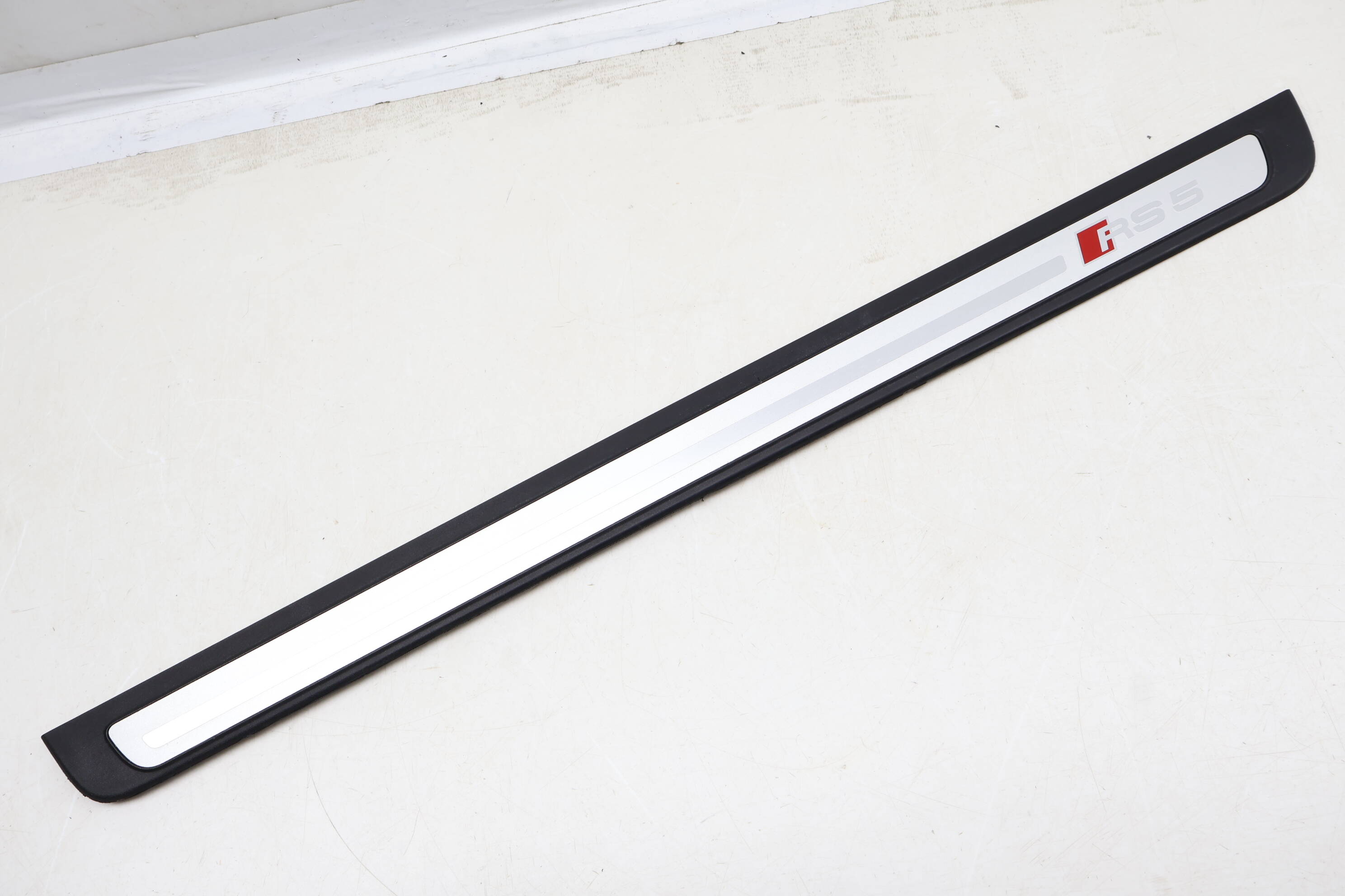 Door Sill Panel / Scuff Plate (Rs5) 8T0853373M