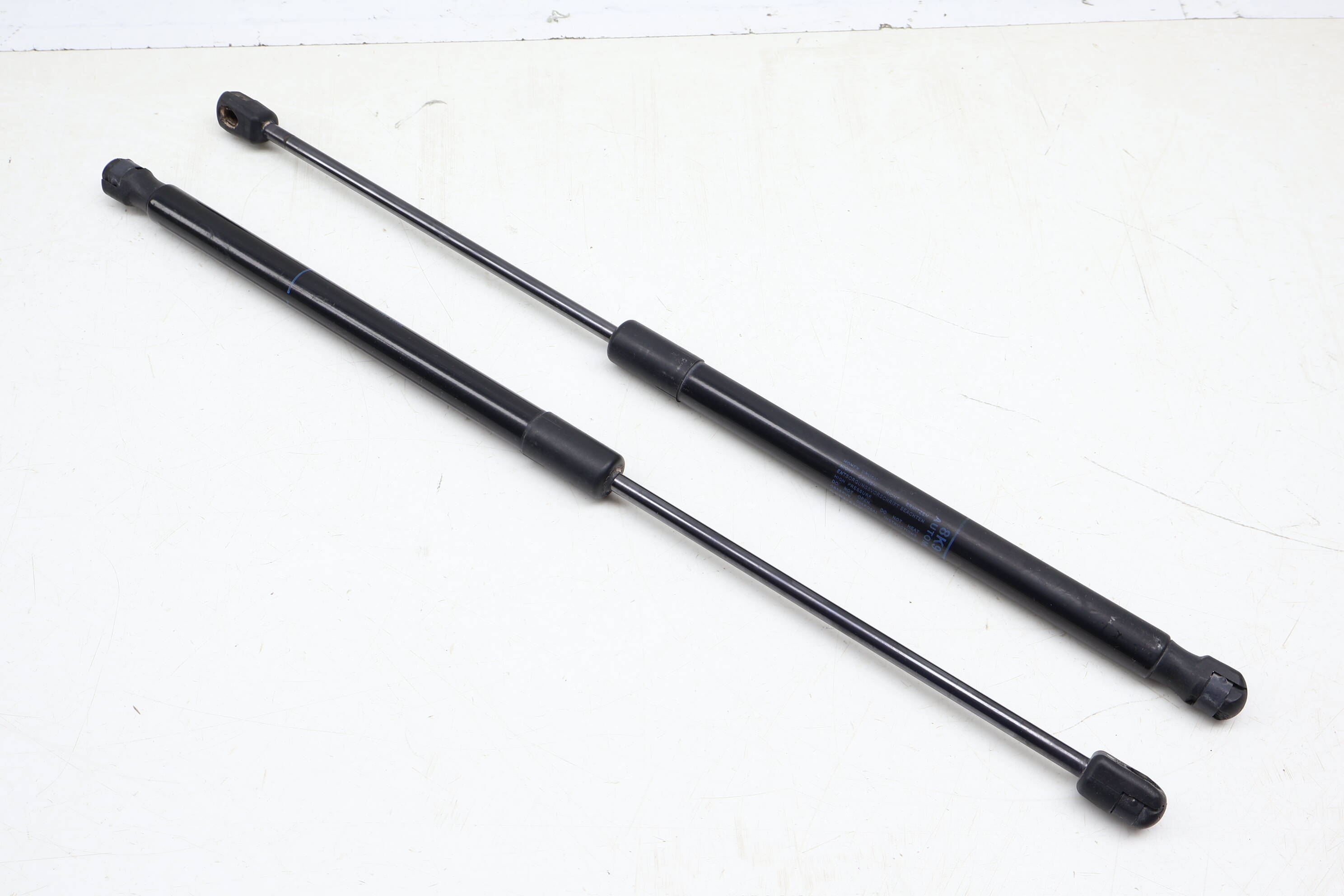 Trunk Hatch Strut / Shock Set 8K9827552A