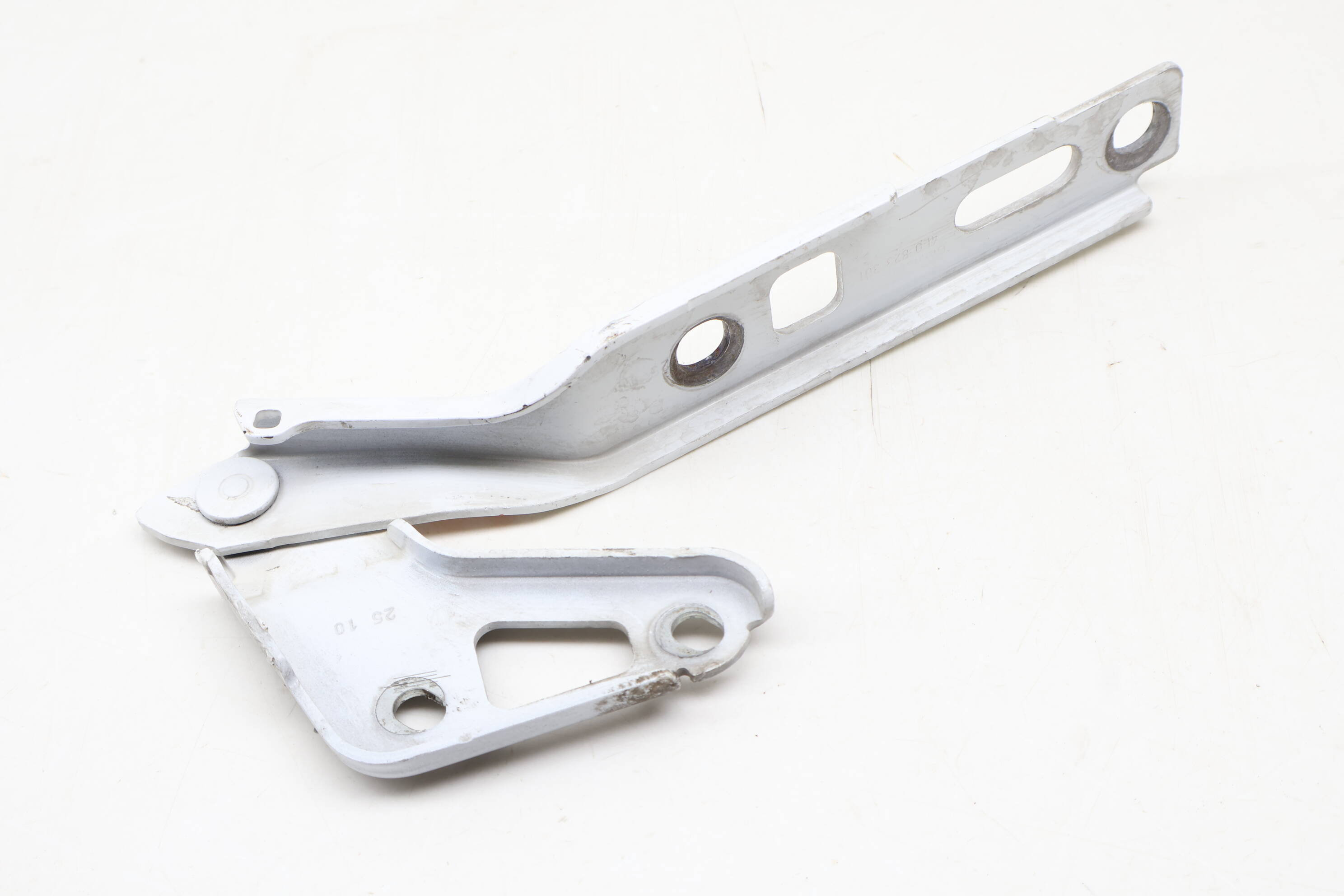 Hood Hinge 4L0823301