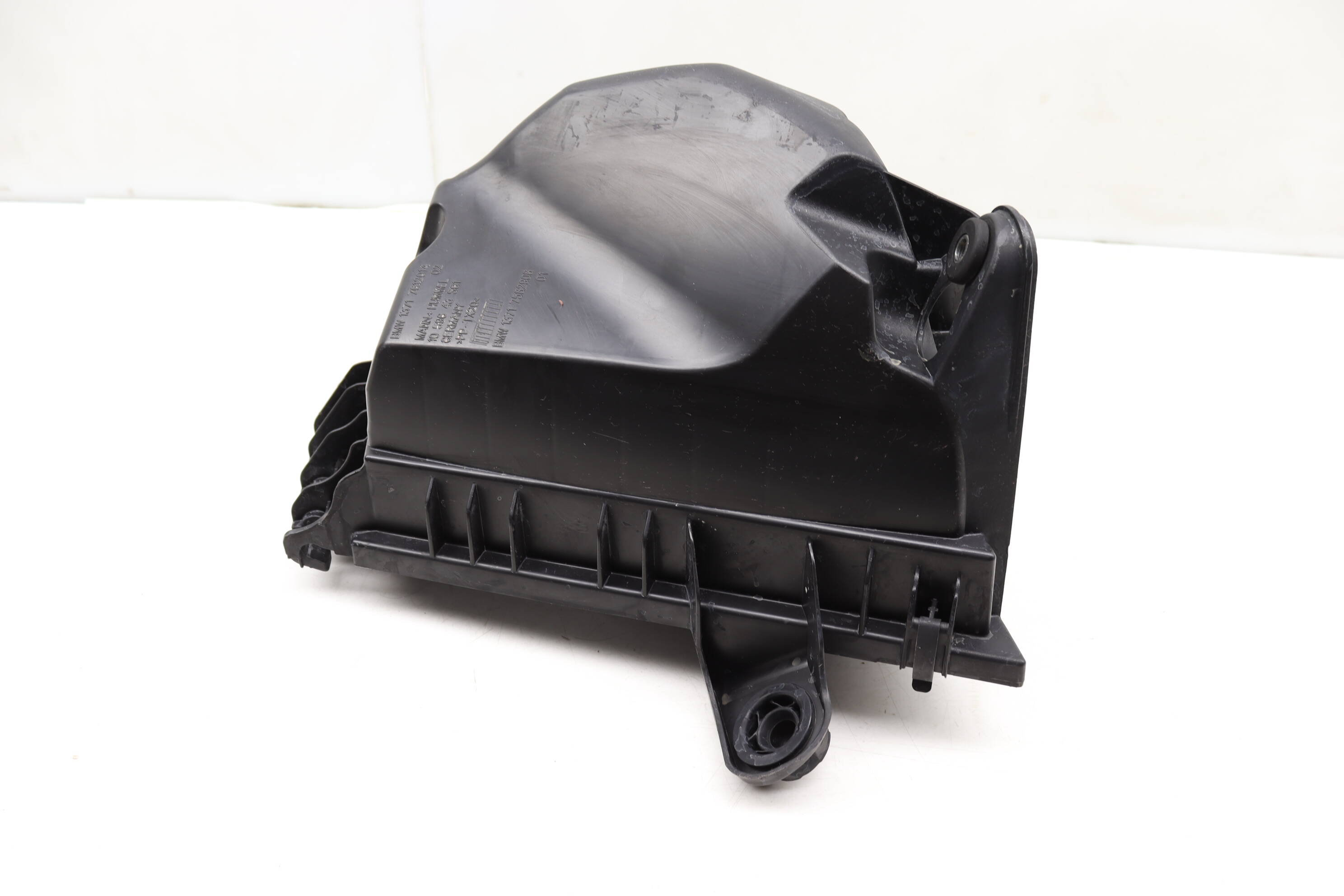 Engine Air Filter Box / Housing (Lower) 13717612014